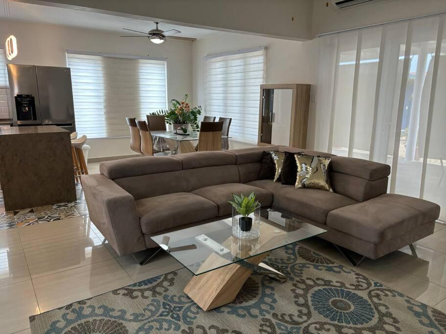Modern Relaxing Vacation Villa