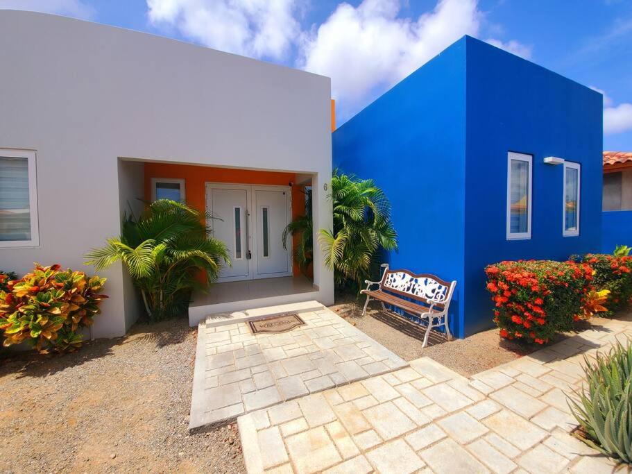 Modern Relaxing Vacation Villa