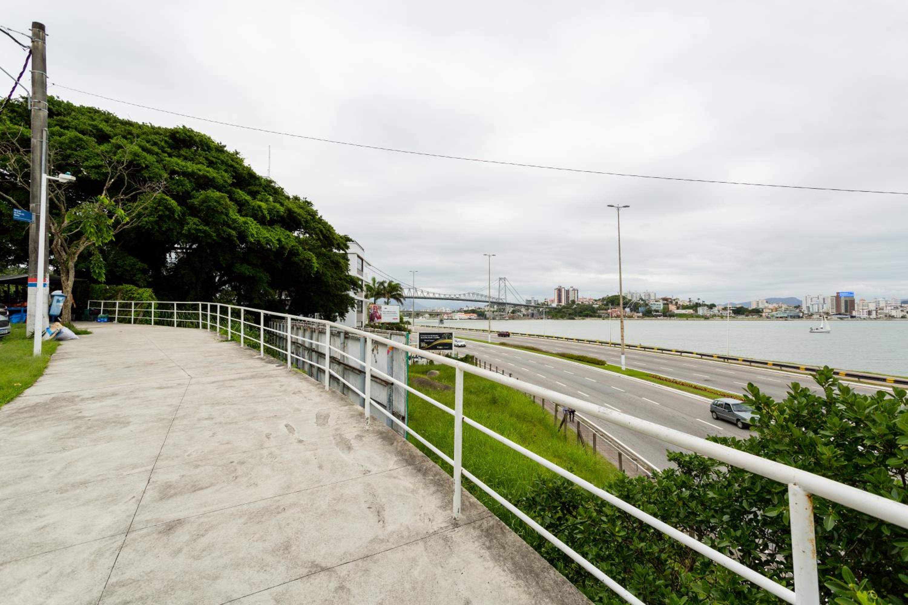 Área Nobre com Vista para Baía e Pontes SA2351