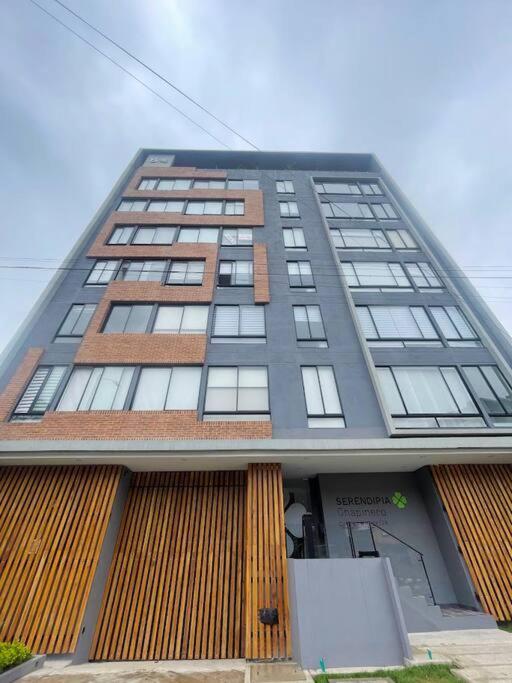 Moderno estudio con gimnasio, terraza y coworking en Bogotá