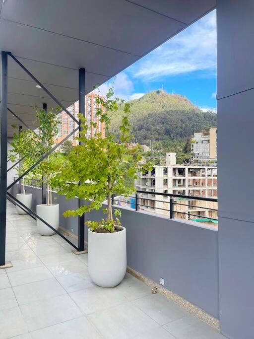 Moderno estudio con gimnasio, terraza y coworking en Bogotá