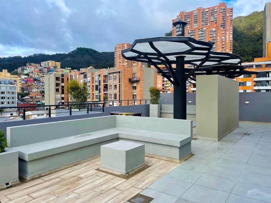 Moderno estudio con gimnasio, terraza y coworking en Bogotá