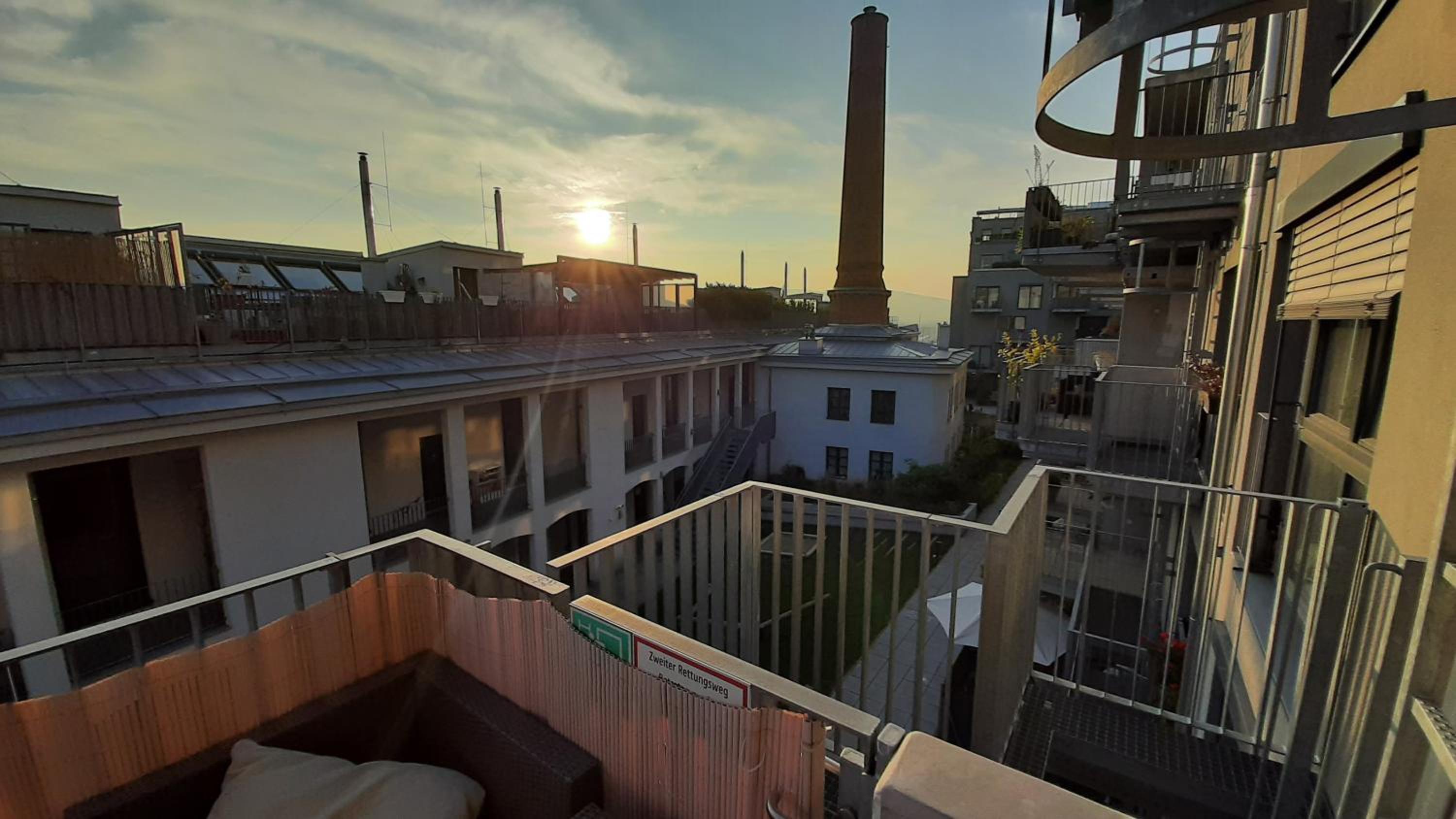 Modern yet cozy apartment with all amenities and quiet south-balcony