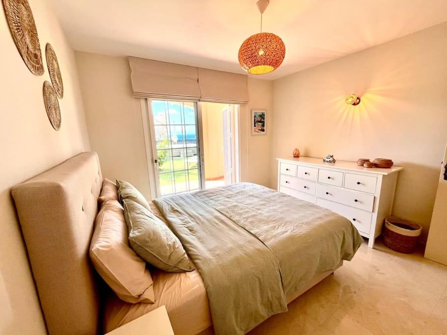 Sea view duplex private jacuzzi, garden, terras and shared pool view 4