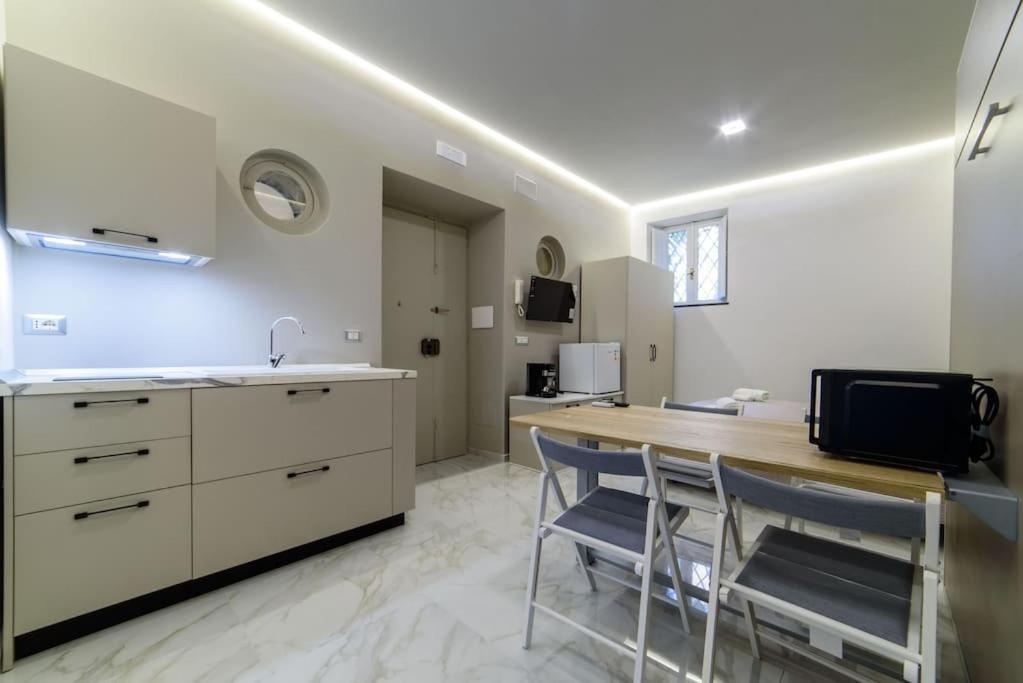 Luxury Central Wi-Fi & Netflix view 5