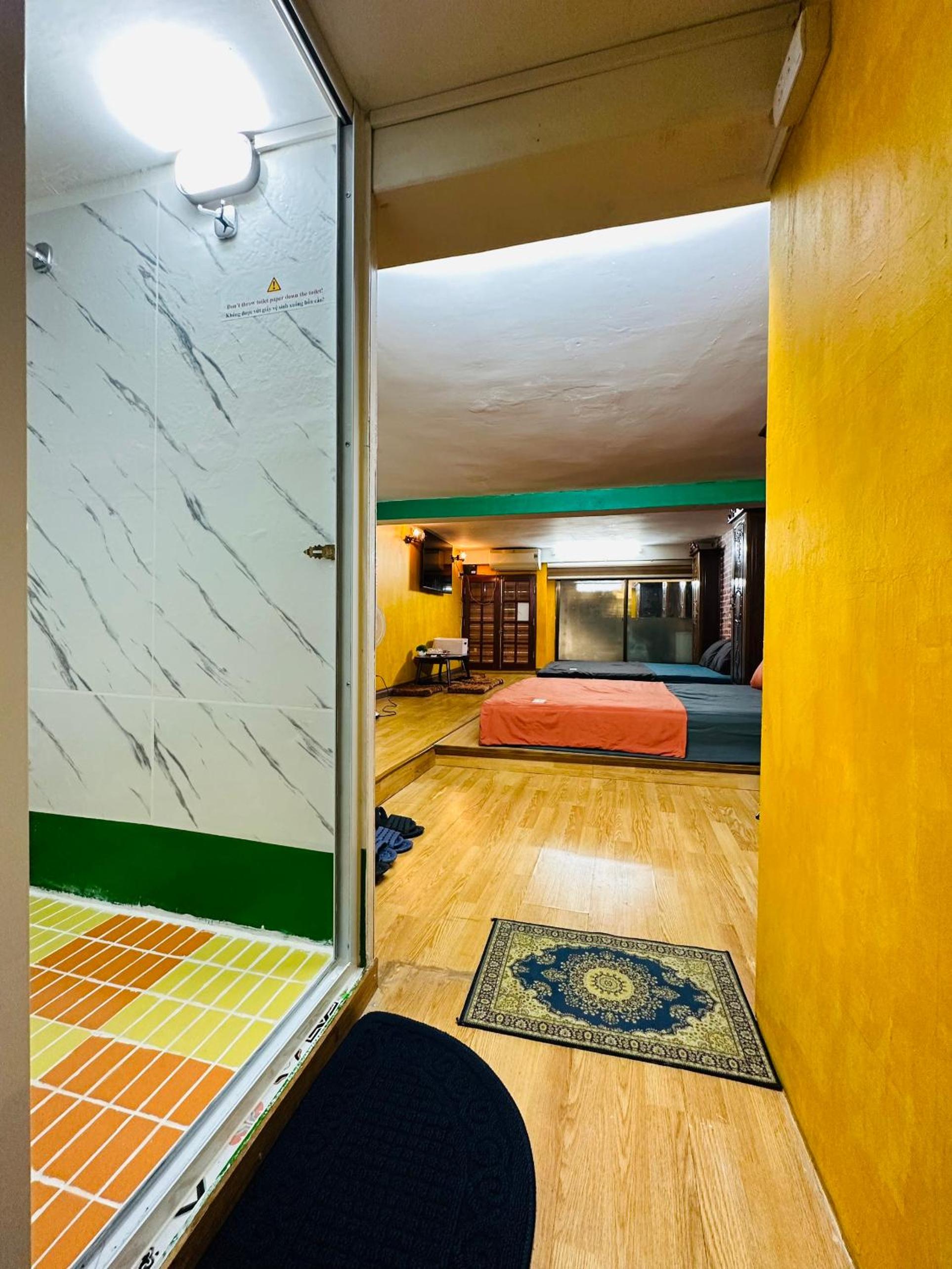 Kolor Red Home,Bungalow Old Quarter,4 paxs,3 mins to Hoan Kiem Lake