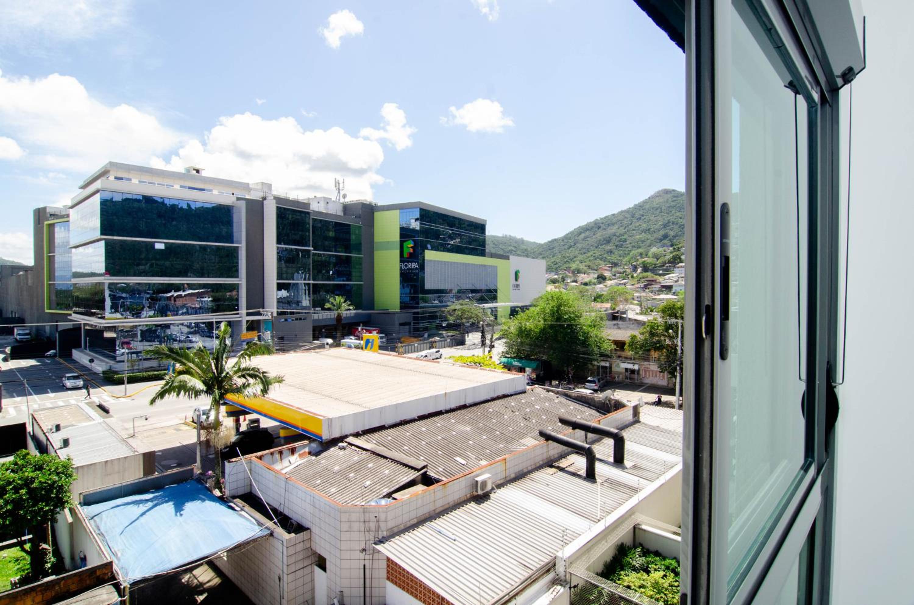 Condomínio Club ao lado do Floripa Shopping RA5043