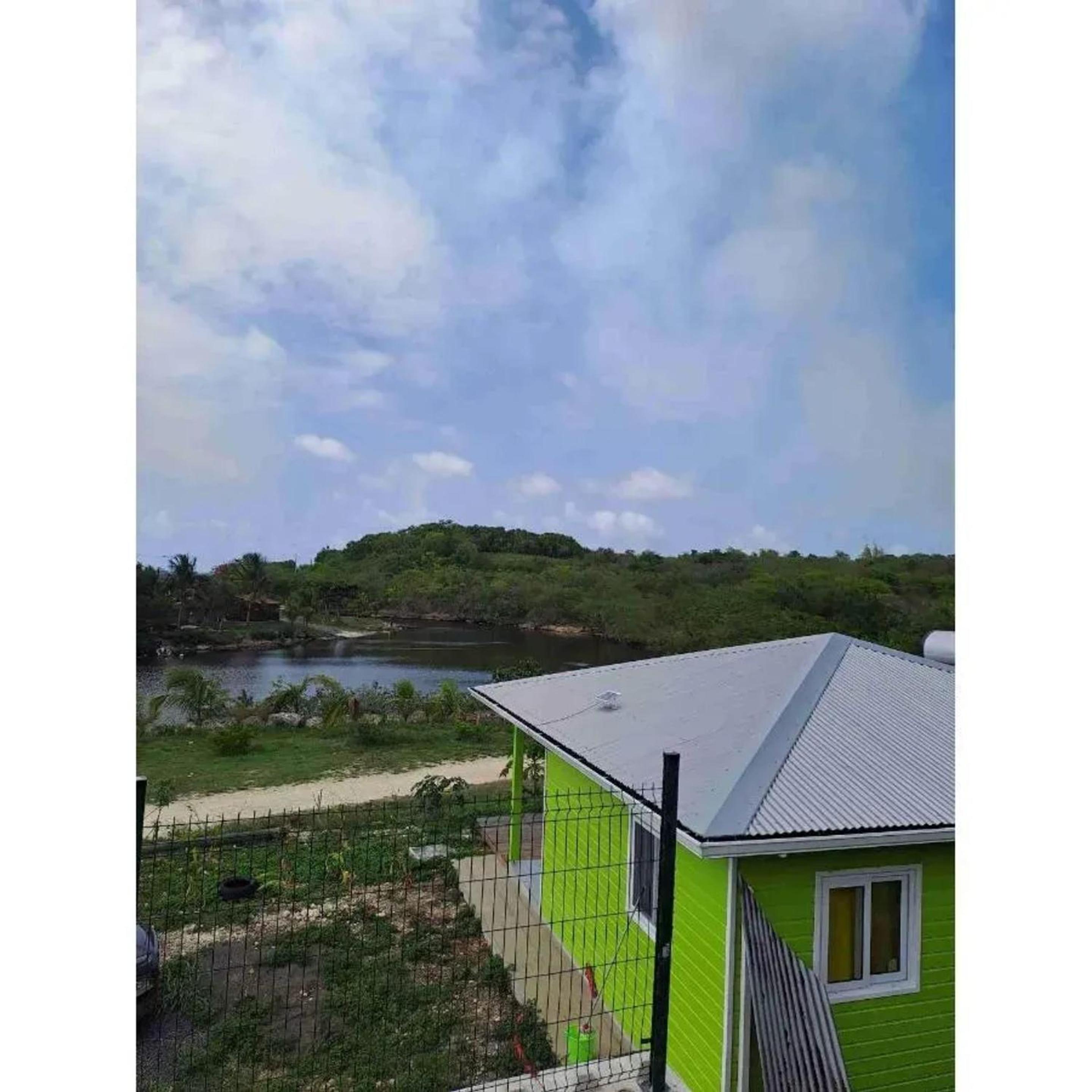 Bungalow élégant à Anse-Bertrand avec jardin privé view 2