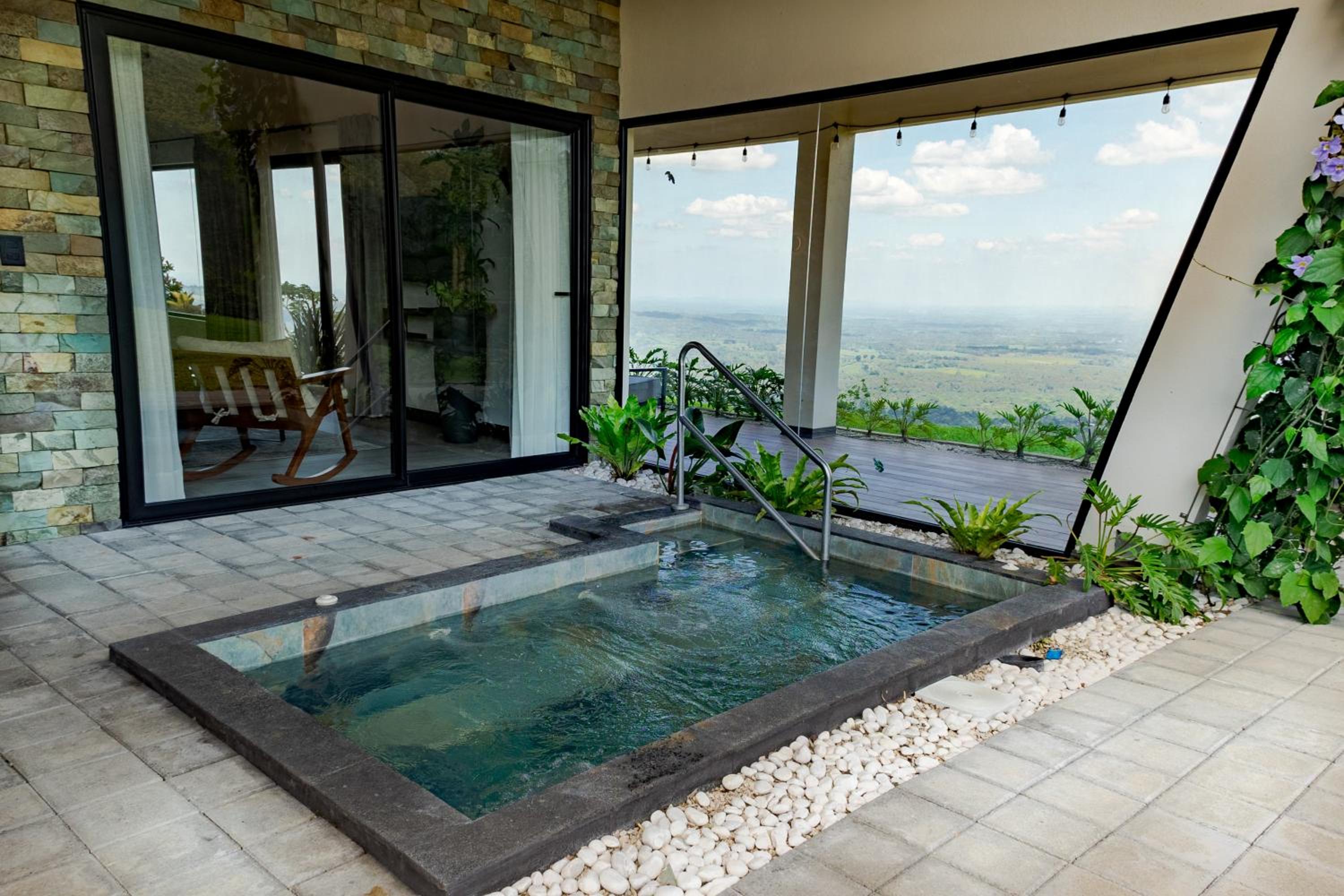 Villas Jawara ! Un Volcán en su Jardín !