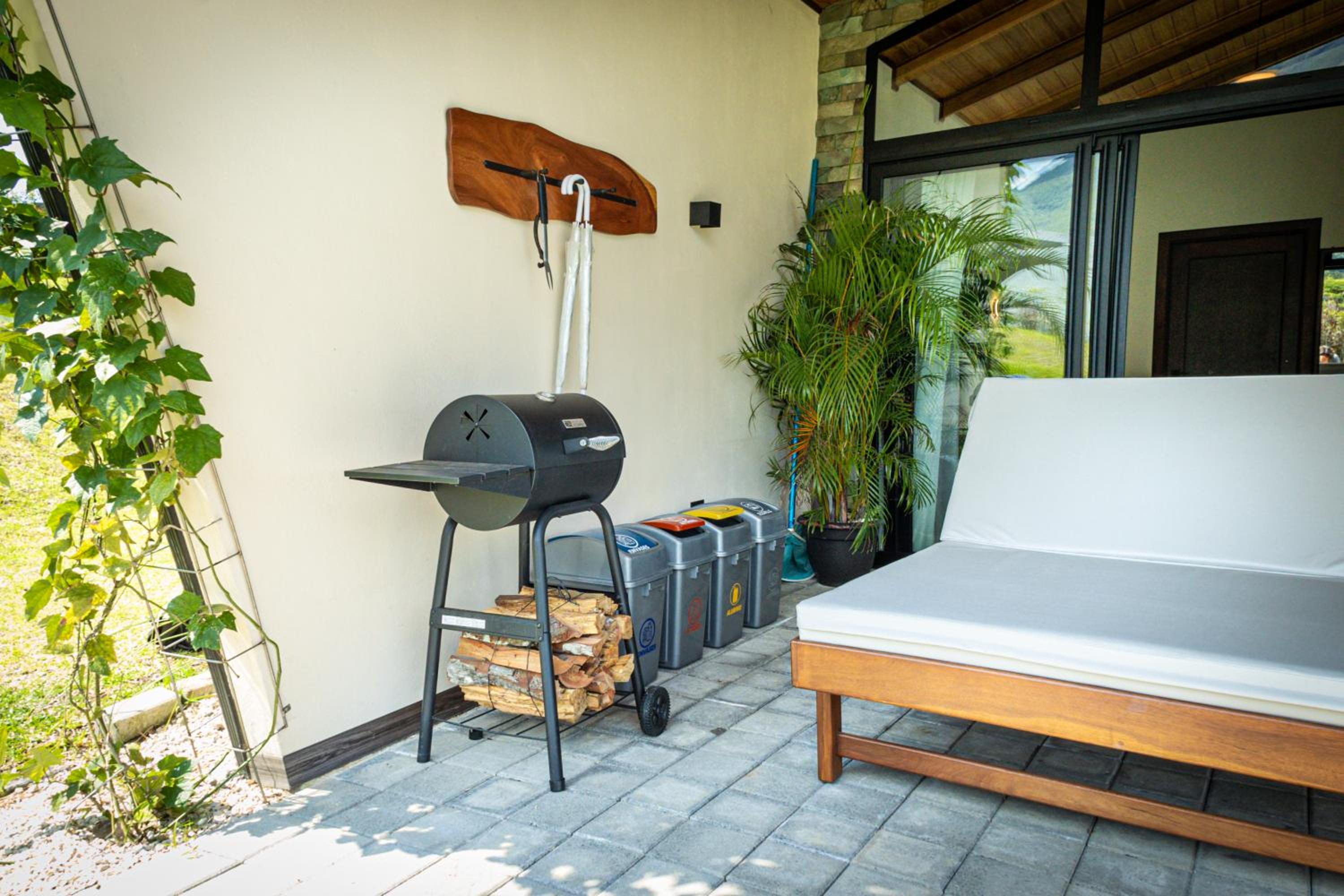 Villas Jawara ! Un Volcán en su Jardín !