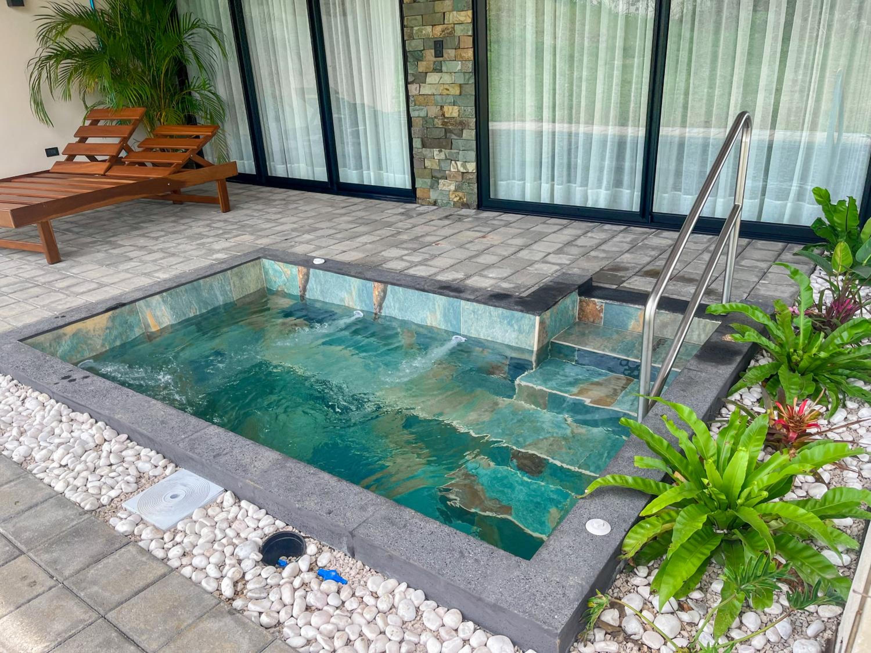 Villas Jawara ! Un Volcán en su Jardín !