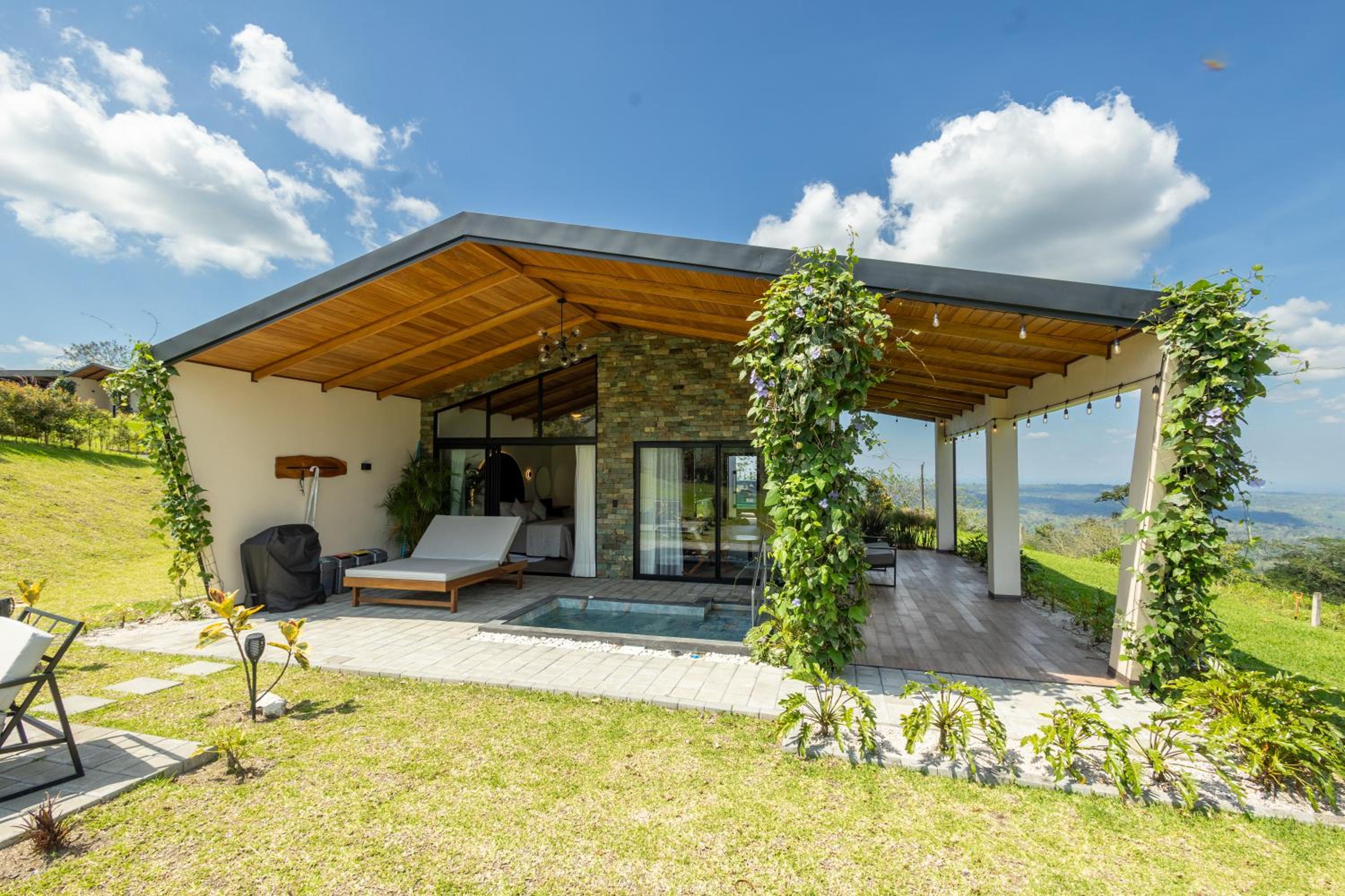 Villas Jawara ! Un Volcán en su Jardín !