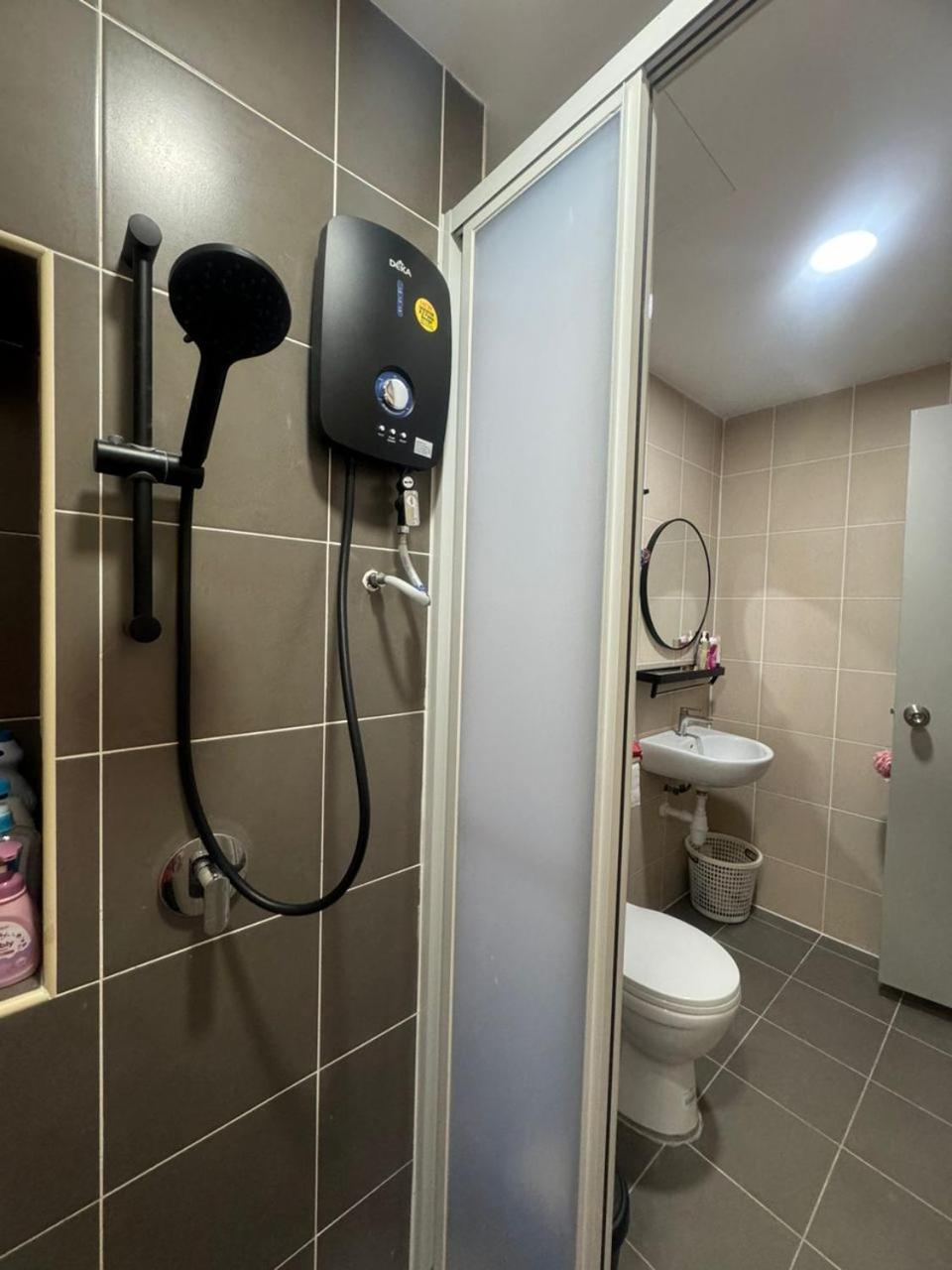 Ayazuki Sky Suite KLCC View 2BR Free Parking Netflix Swimming Pool