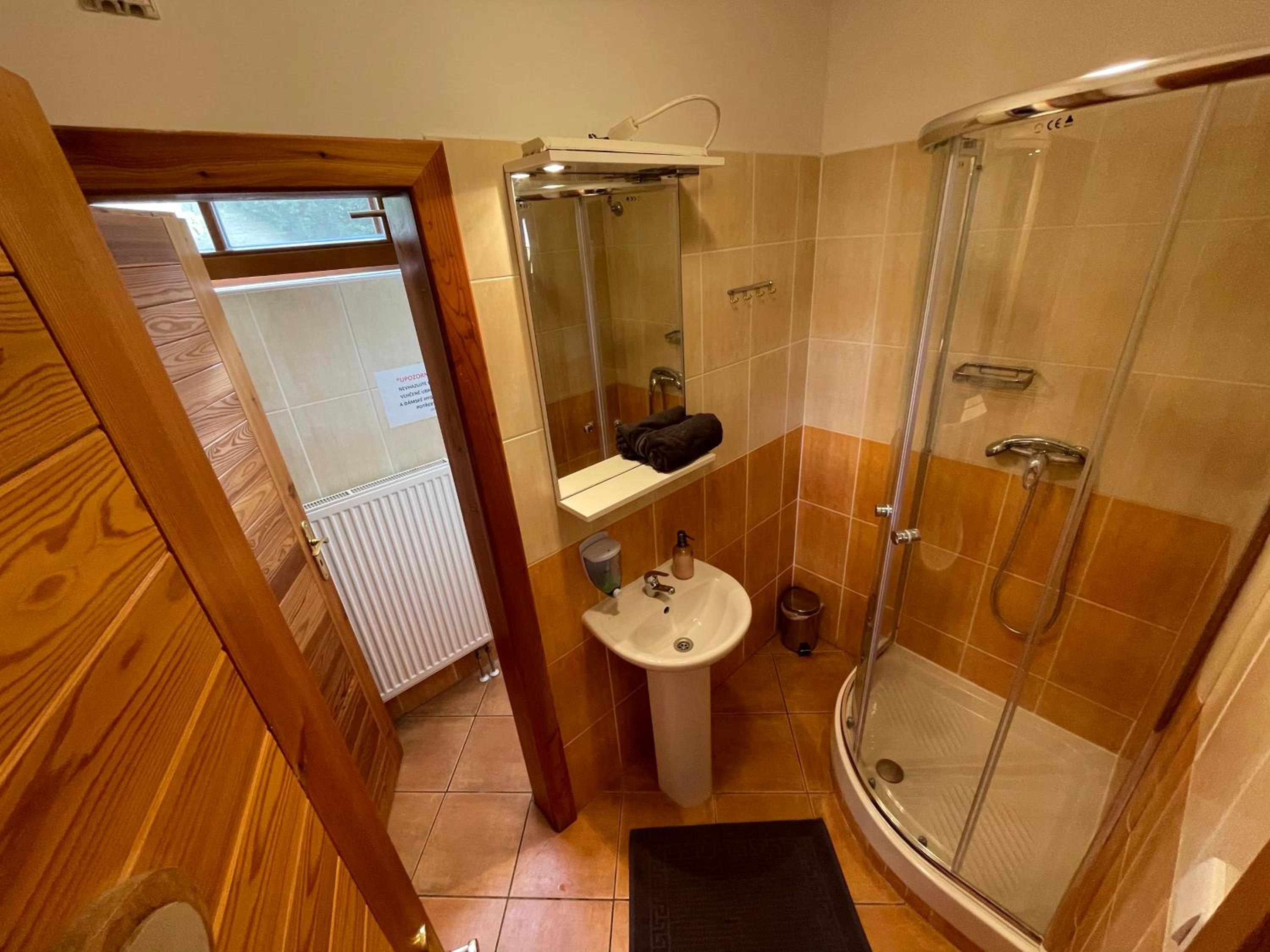 Areál Kamínka - POKOJE A APARTMÁNY