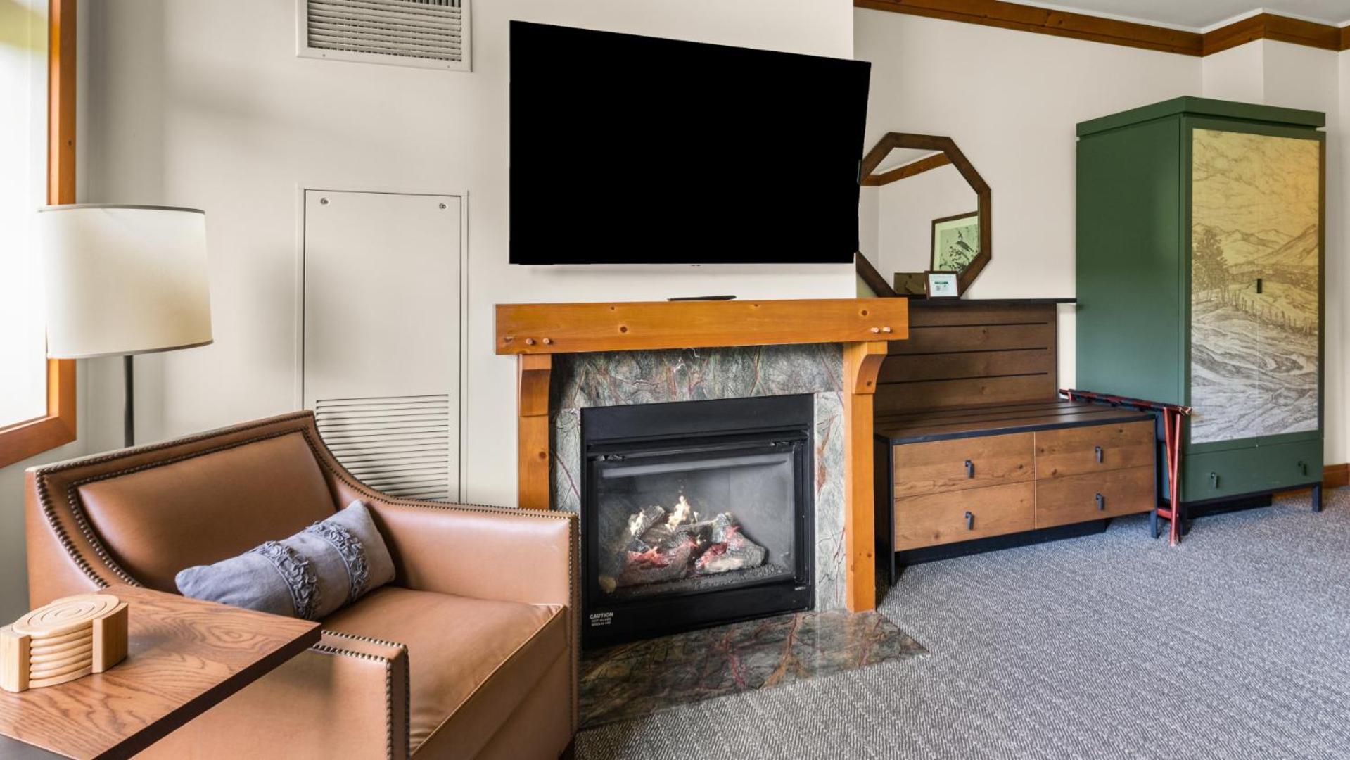 337 - Studio- Lodge At Spruce Peak -Stowe Mt Resort- Ski in Ski out - Sleeps 4 view 5