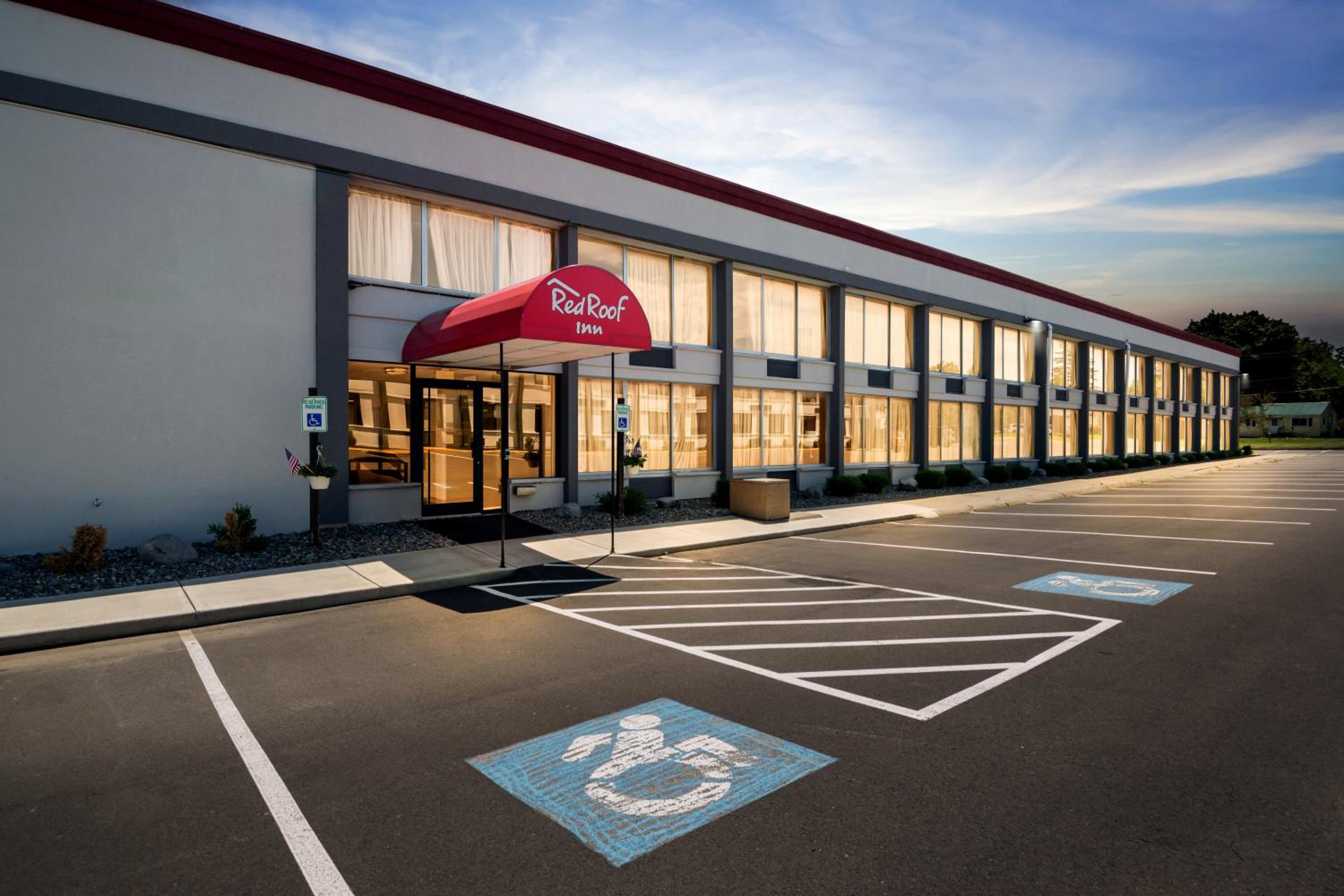 Red Roof Inn Cortland