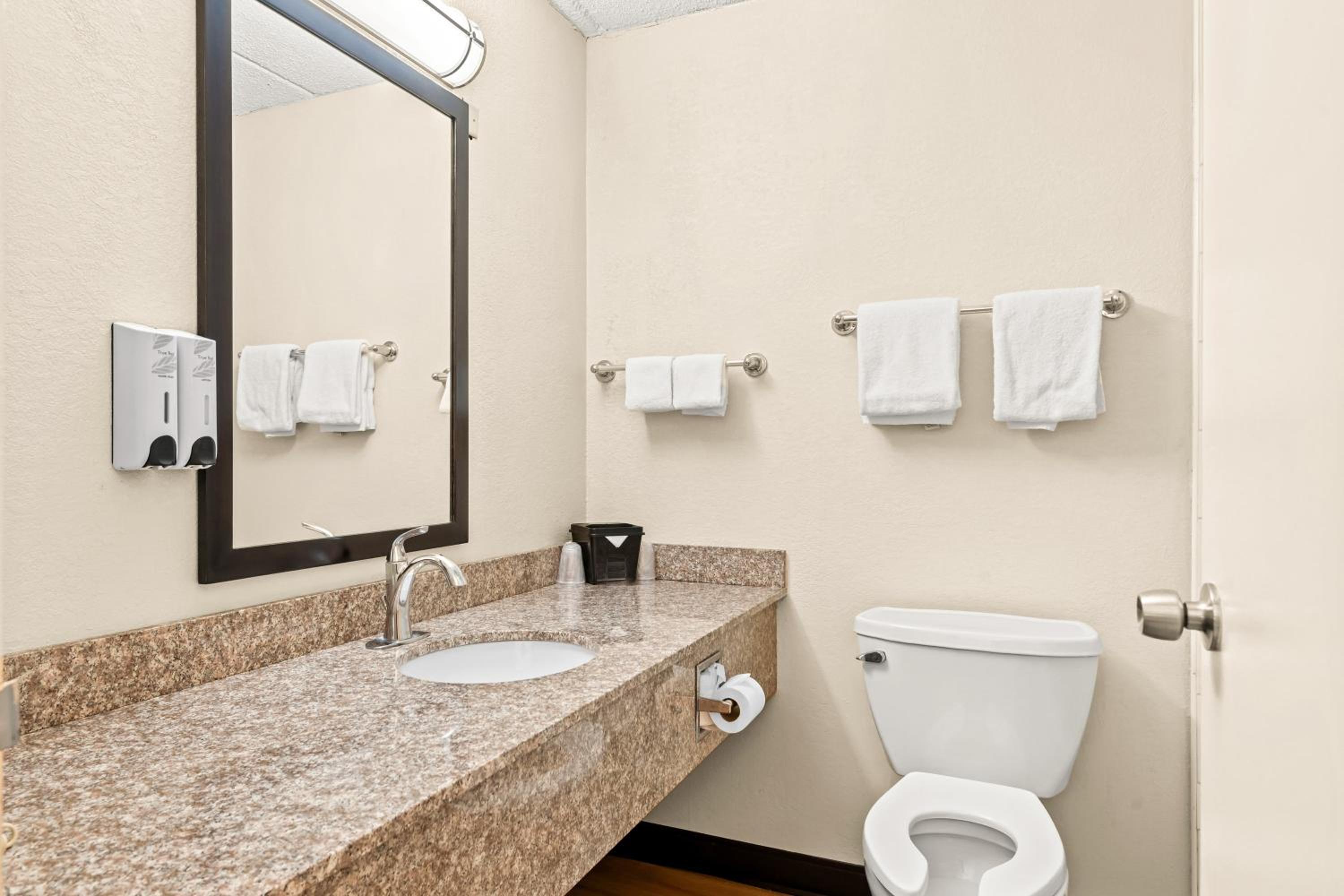 Red Roof Inn Cortland