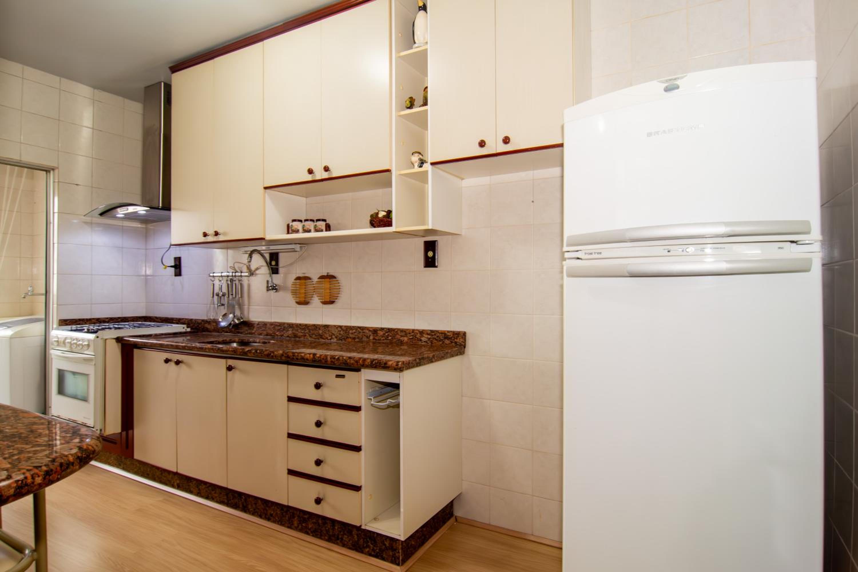 Conforto 350m da Av. Atlântica em Pioneiros YD2261