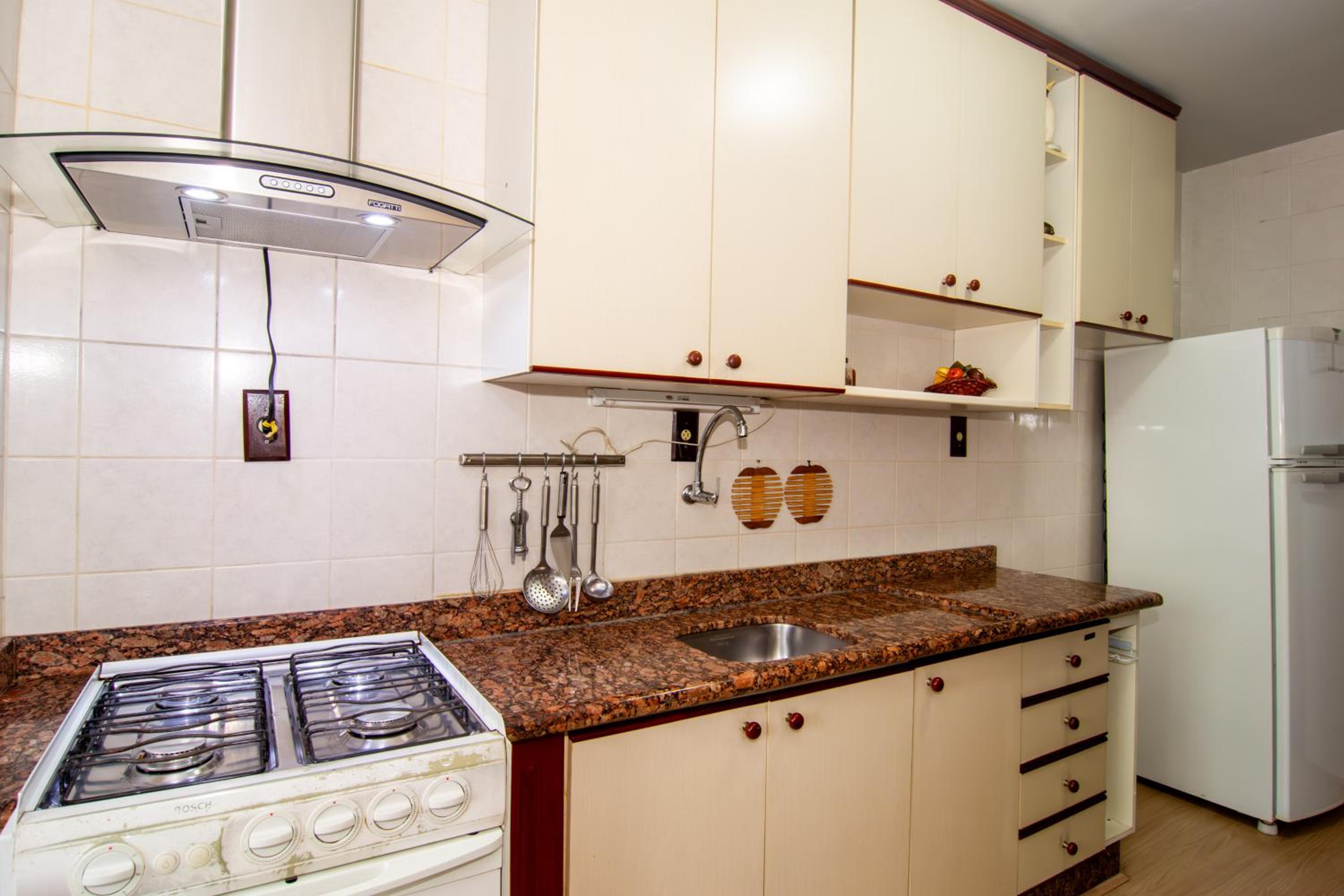 Conforto 350m da Av. Atlântica em Pioneiros YD2261