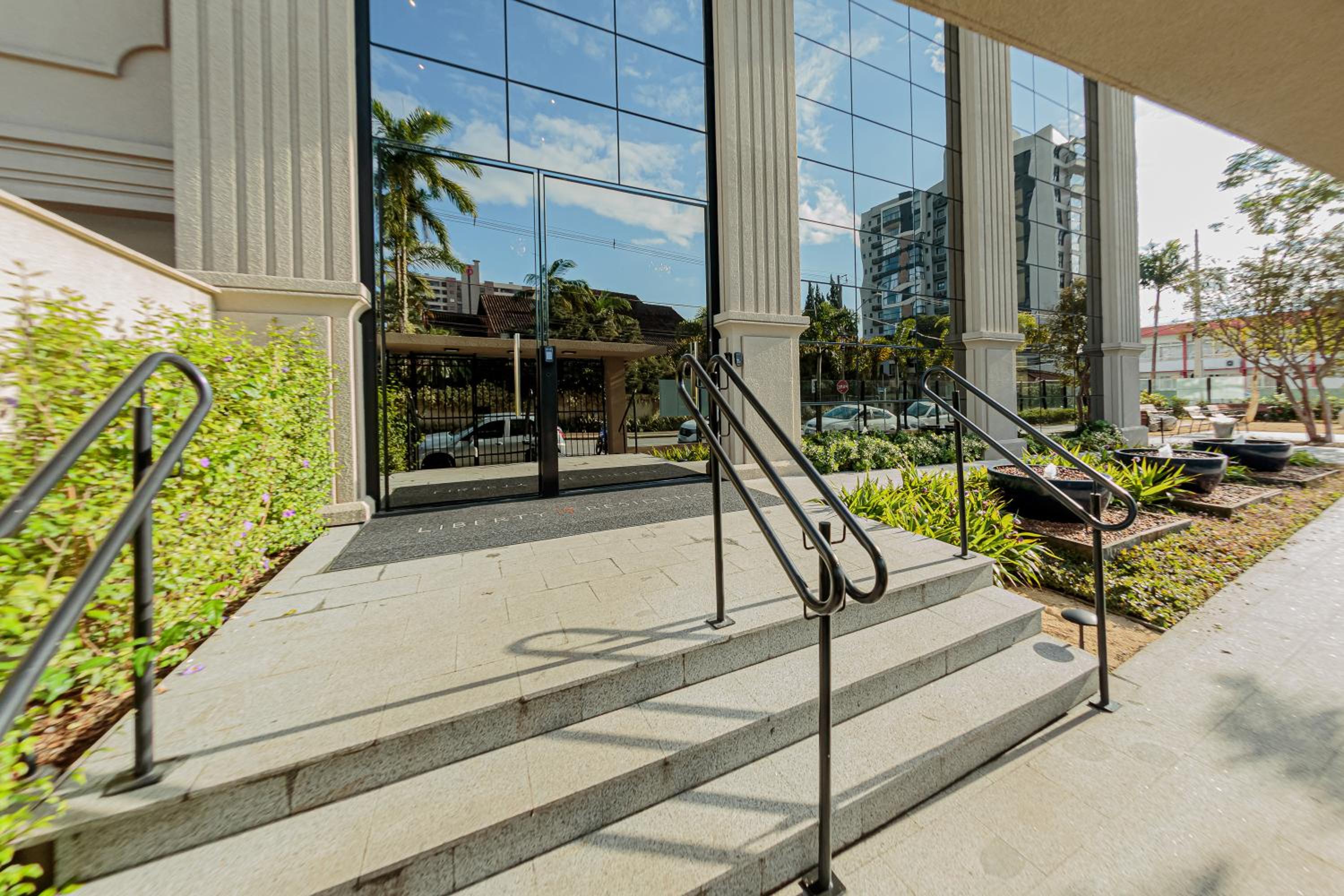 Estilo e conforto no centro de Joinville ZN6511