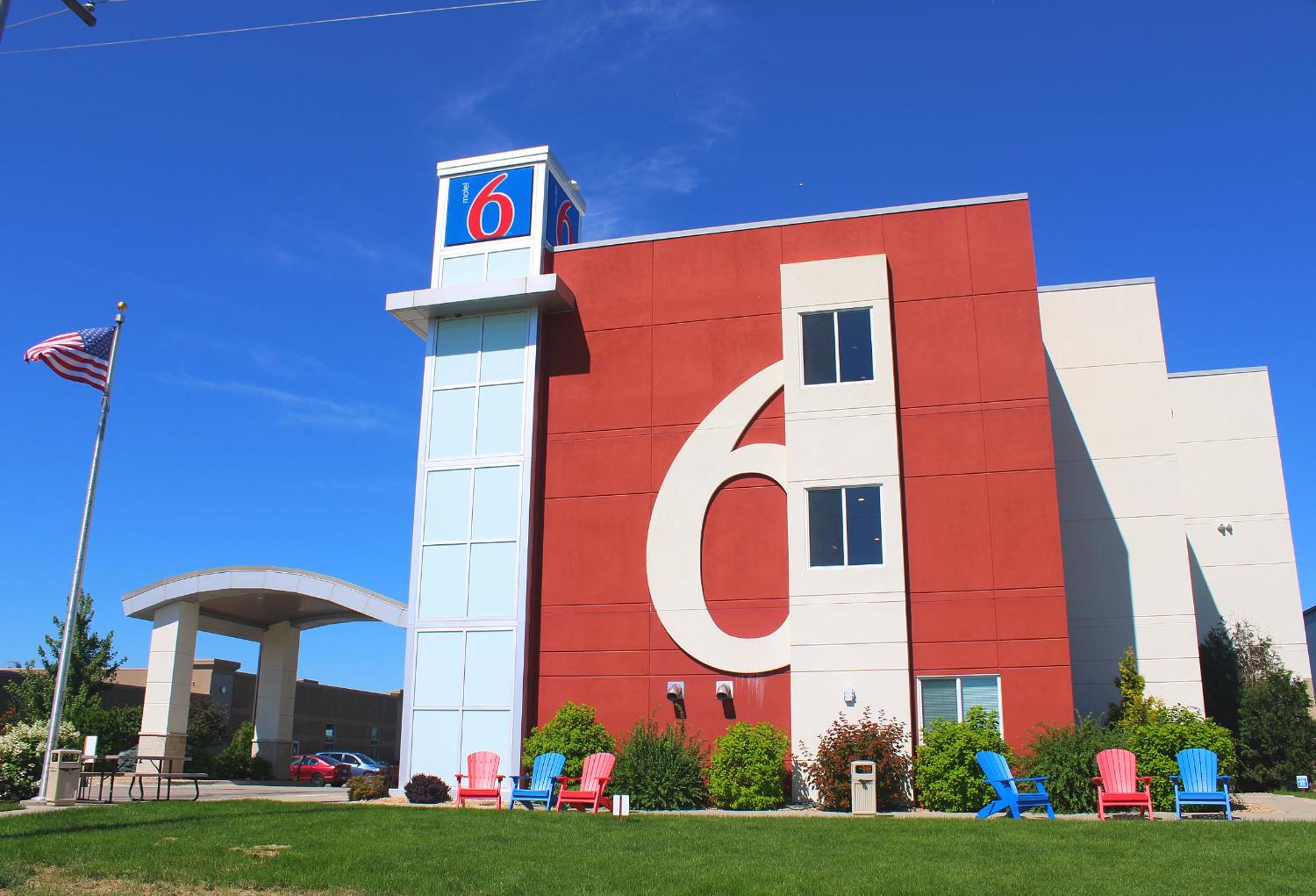 Mankato Vacations - Motel 6-Mankato, MN - Property Image 58