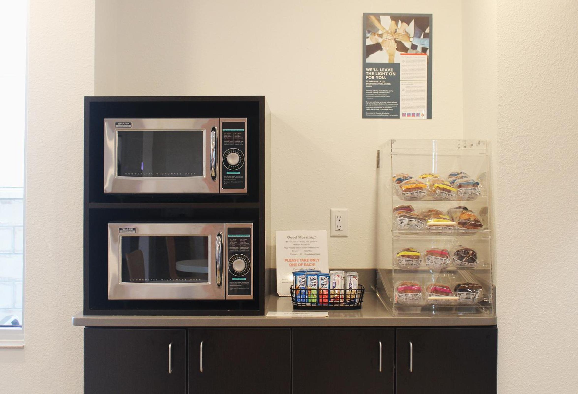 Mankato Vacations - Motel 6-Mankato, MN - Property Image 55