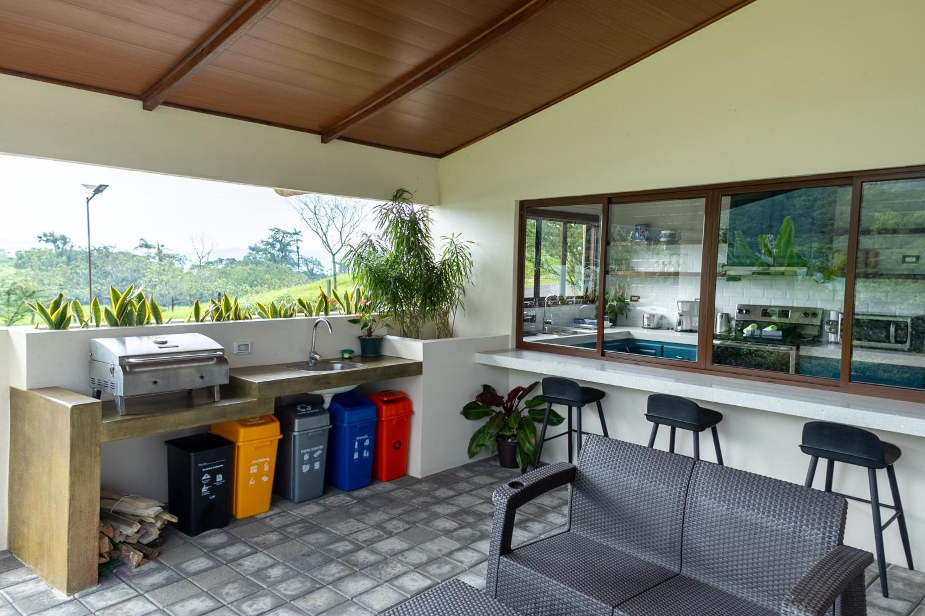 Villas Jawara ! Un Volcán en su Jardín !