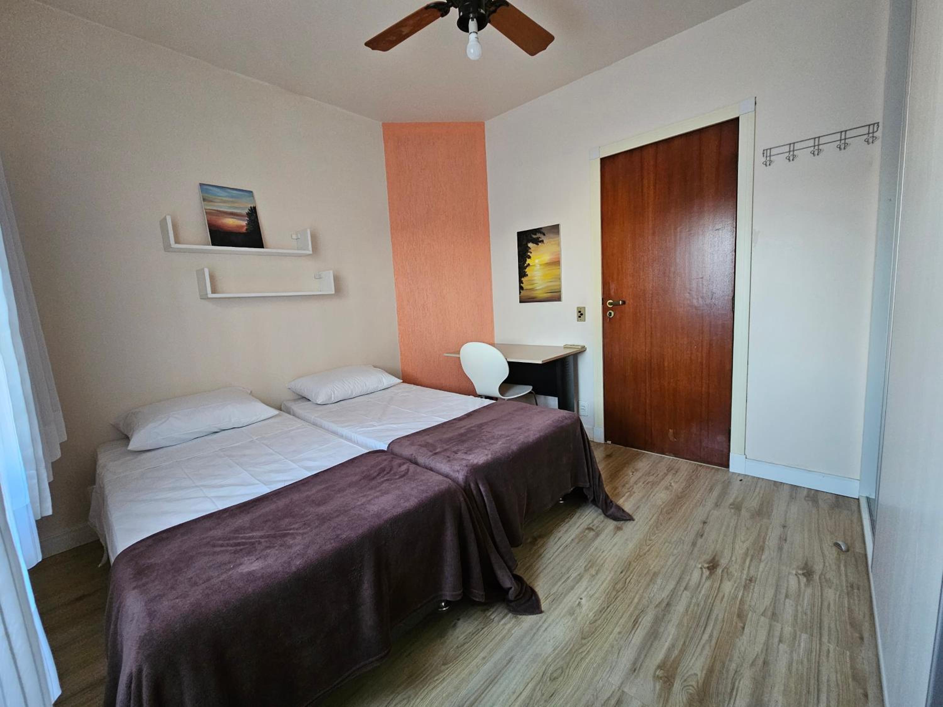 Casa 3 quartos no Itacorubi, Wi-fi 600 mega MV0967