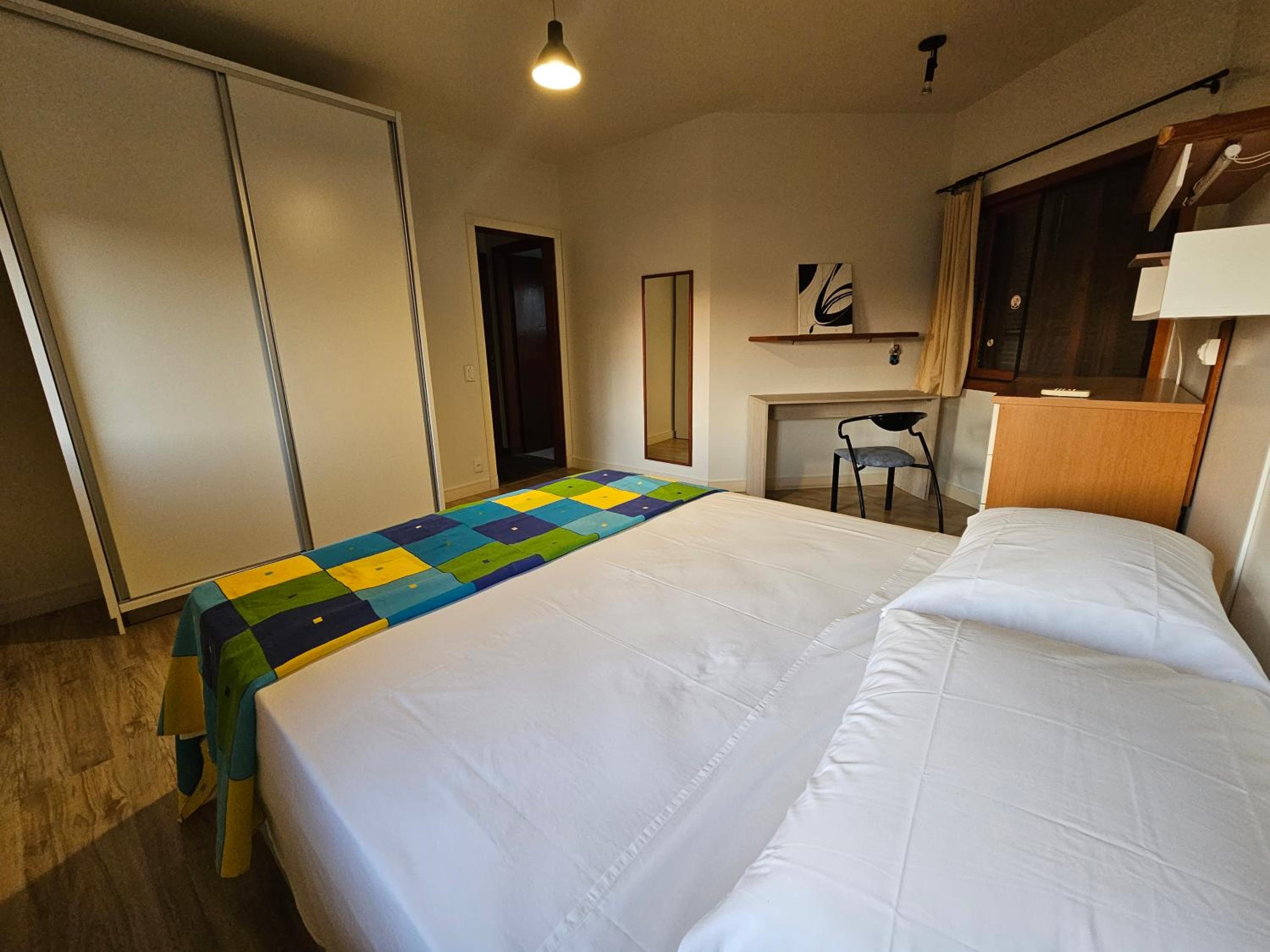 Casa 3 quartos no Itacorubi, Wi-fi 600 mega MV0967