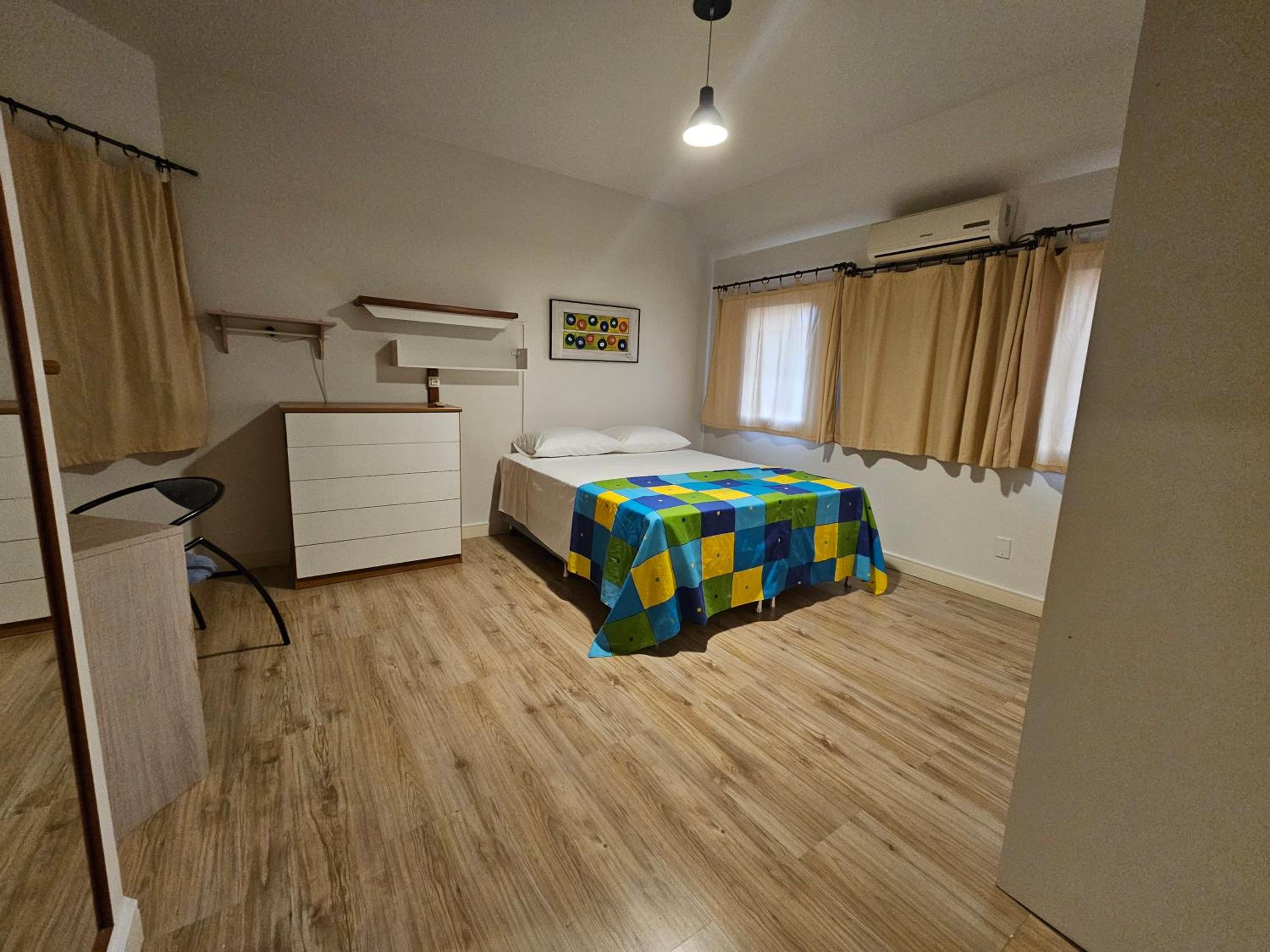 Casa 3 quartos no Itacorubi, Wi-fi 600 mega MV0967