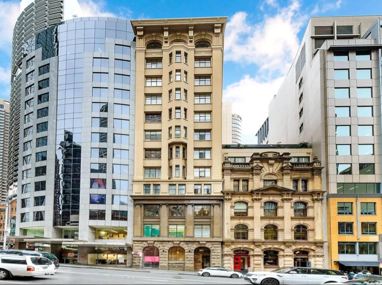 Chic Stay by Circular Quay and Opera House with Pool