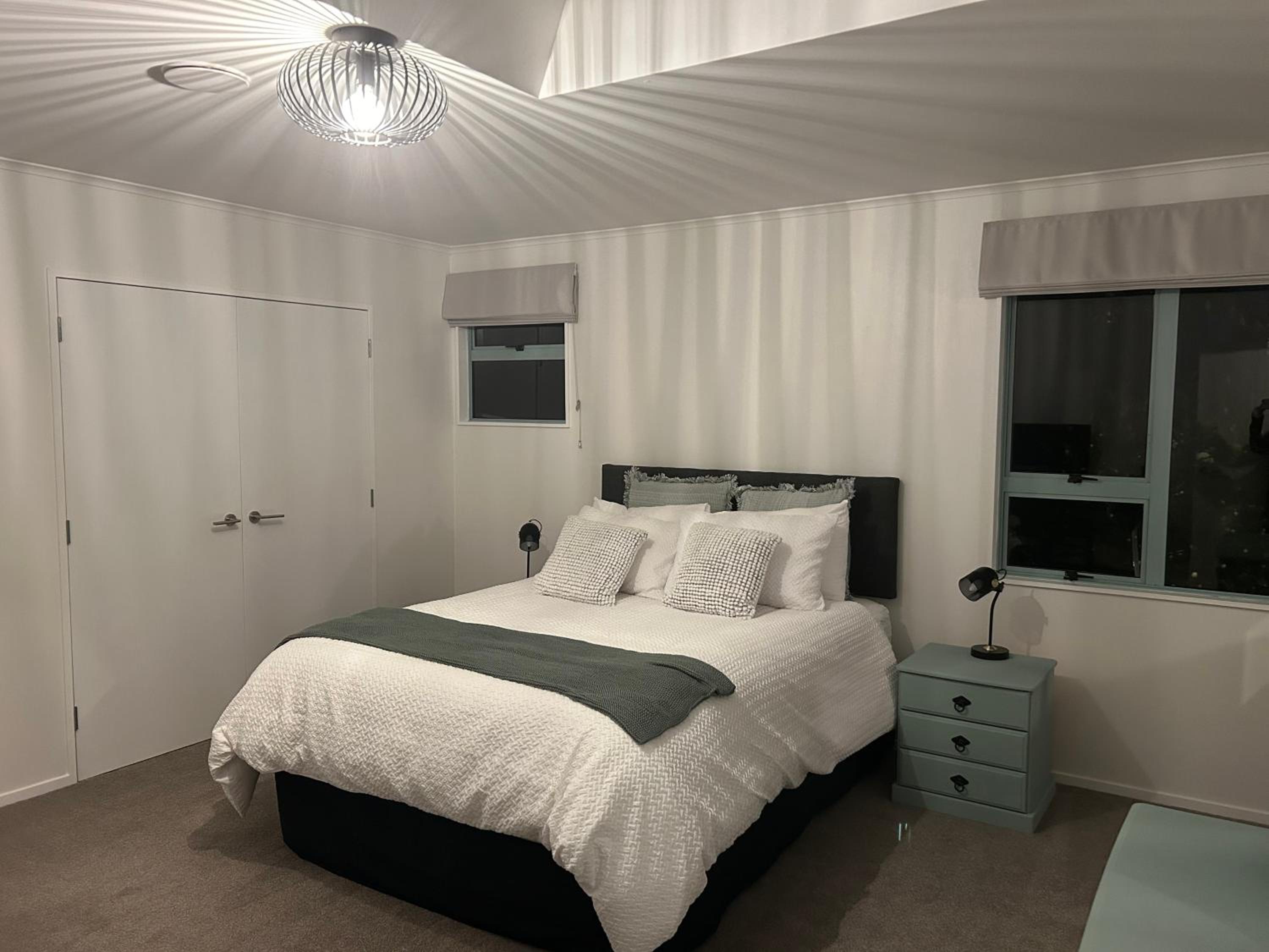Guest Suite - Walk to Havelock North Village view 2