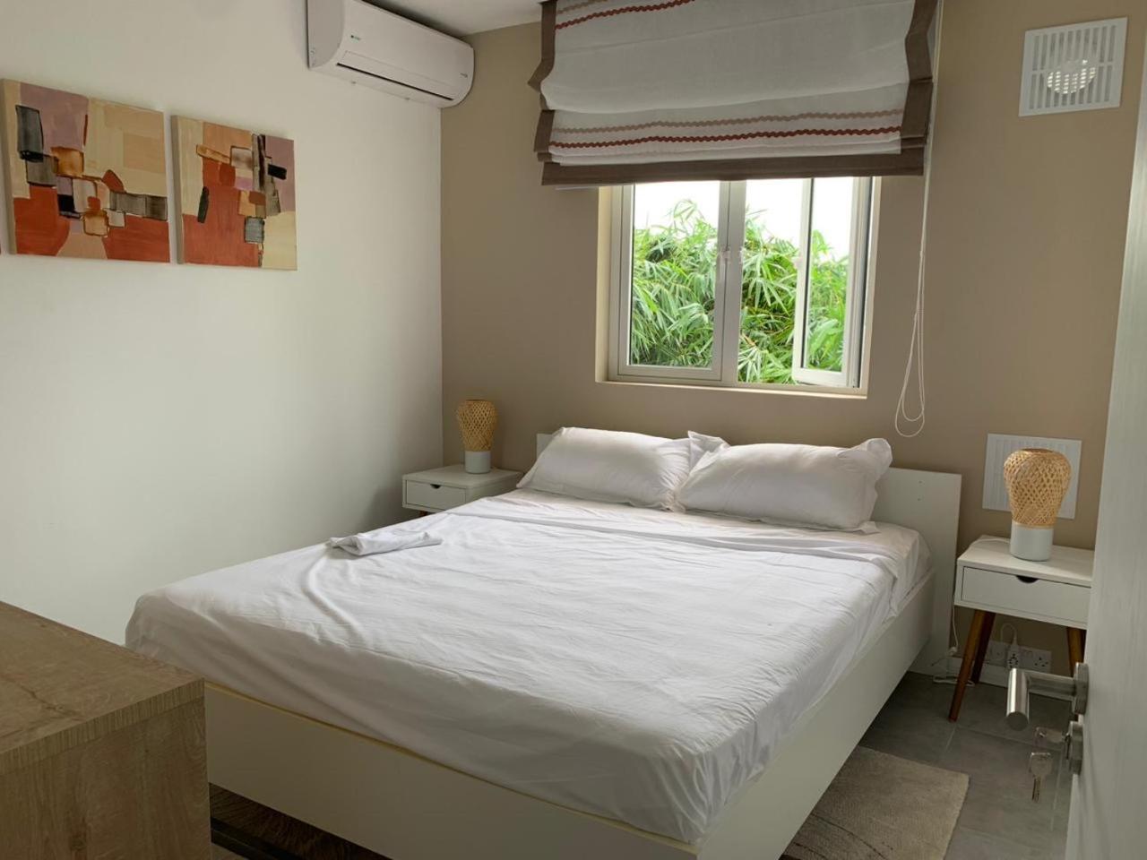 ELYMUS - Spacious 3-Bedroom Apartment With Private Rooftop and Balcony - Near Le Morne And Lagoon