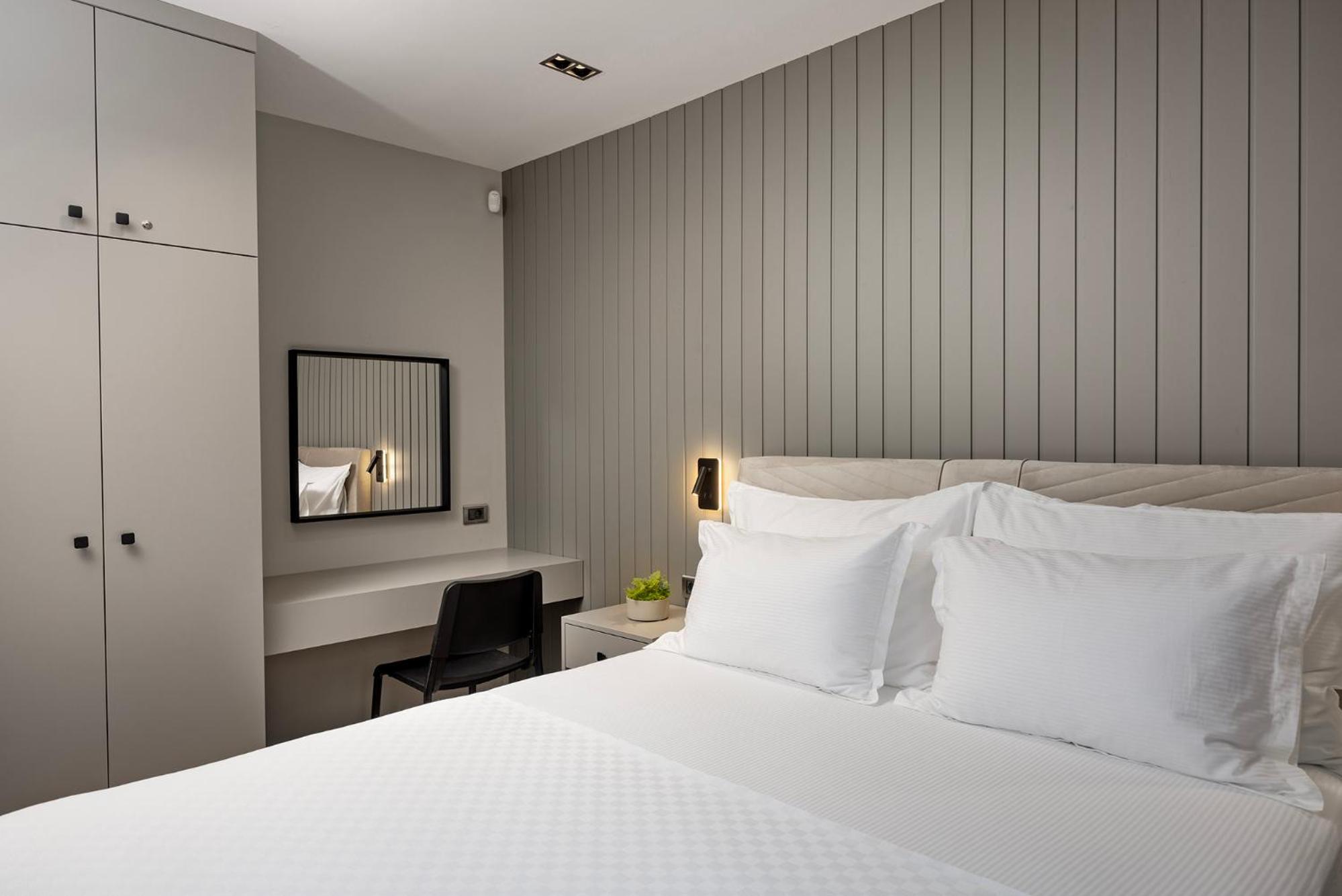 Mel House Lara