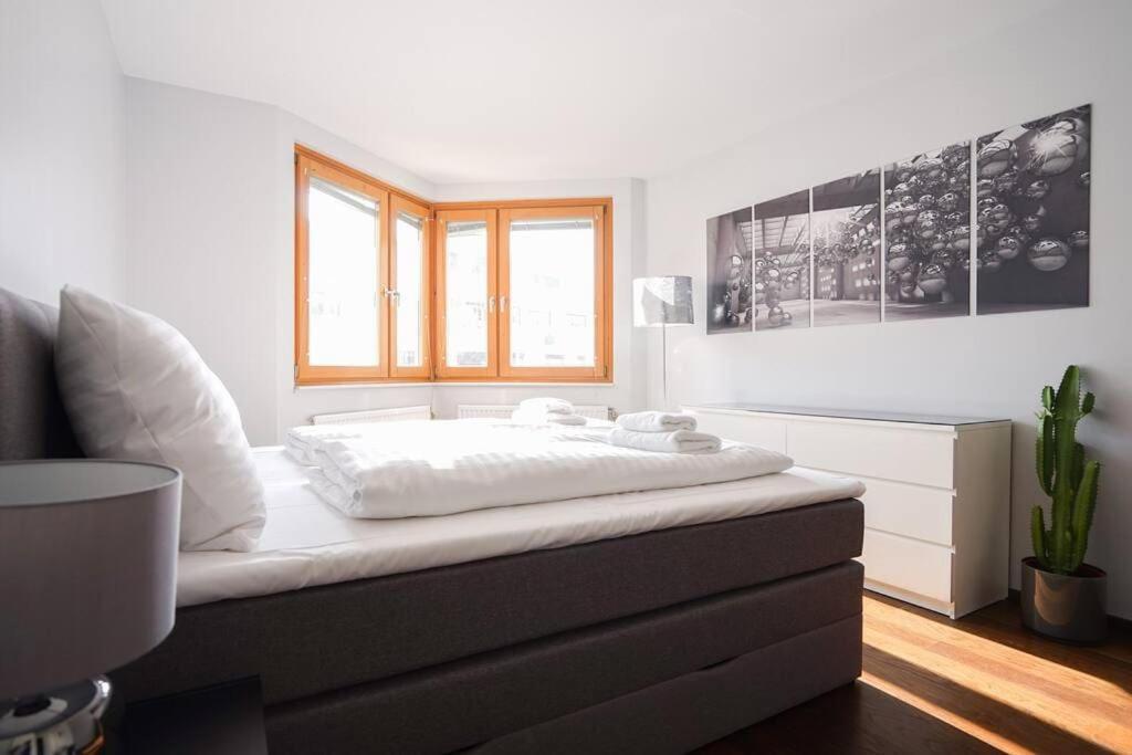 Stunning High-End 2 bedroom condo near City Center