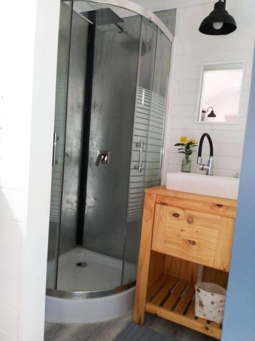 Tiny House a metros del Lago Nahuel Huapi para 2 personas