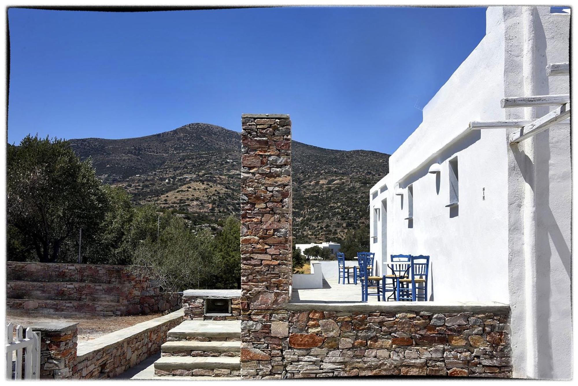 Theasis Sifnos Apartments