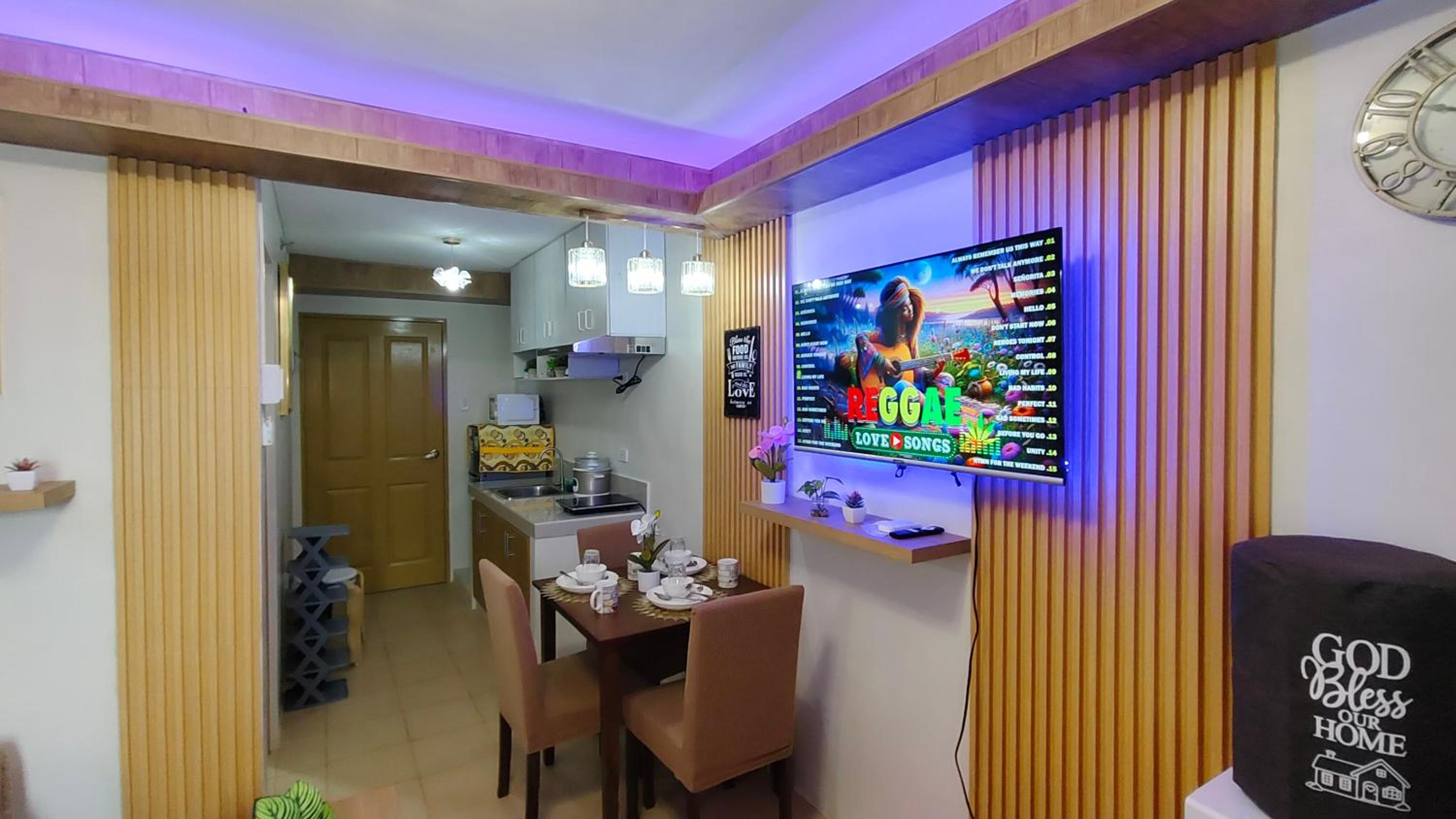 Joyful studio unit view 3