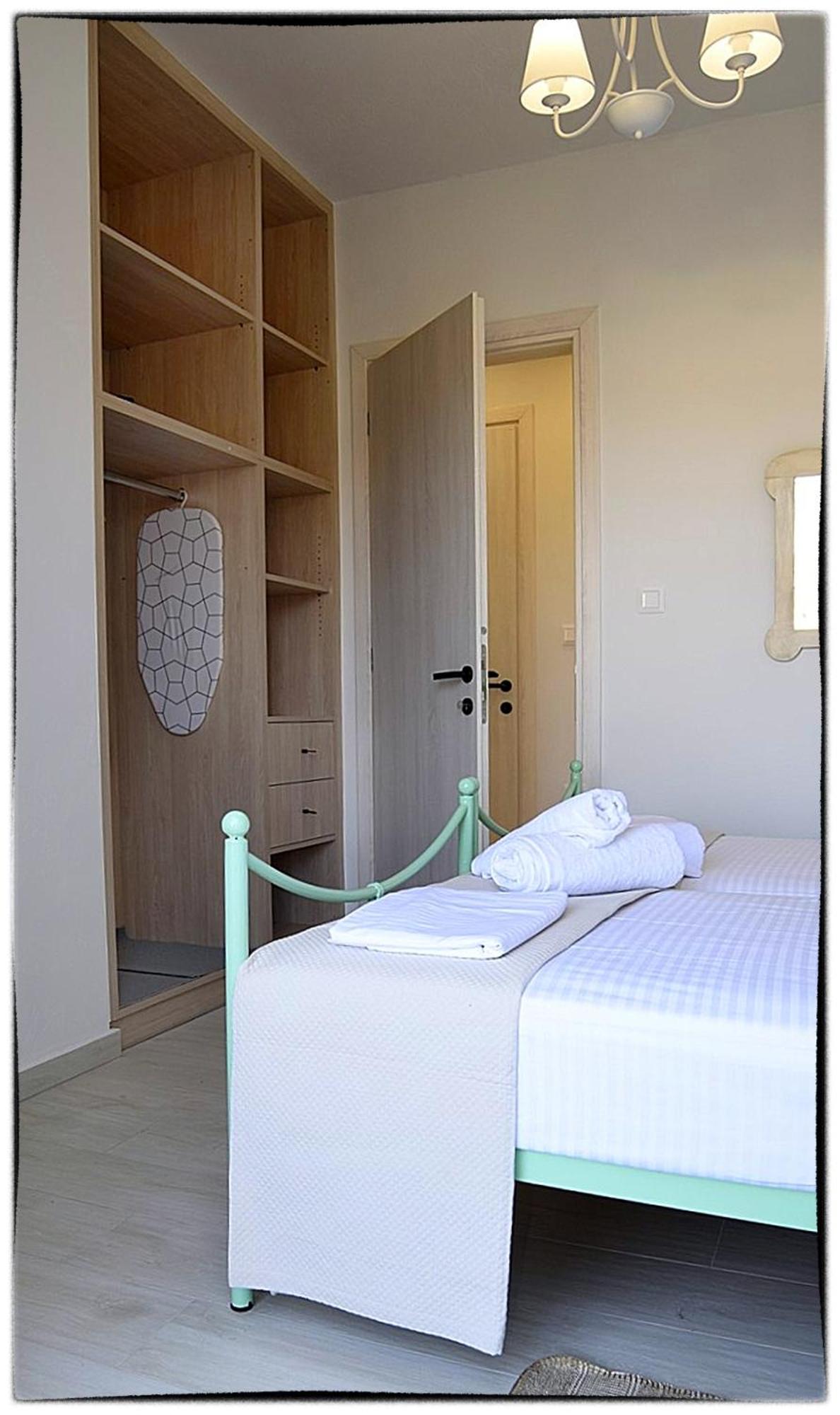 Theasis Sifnos Apartments