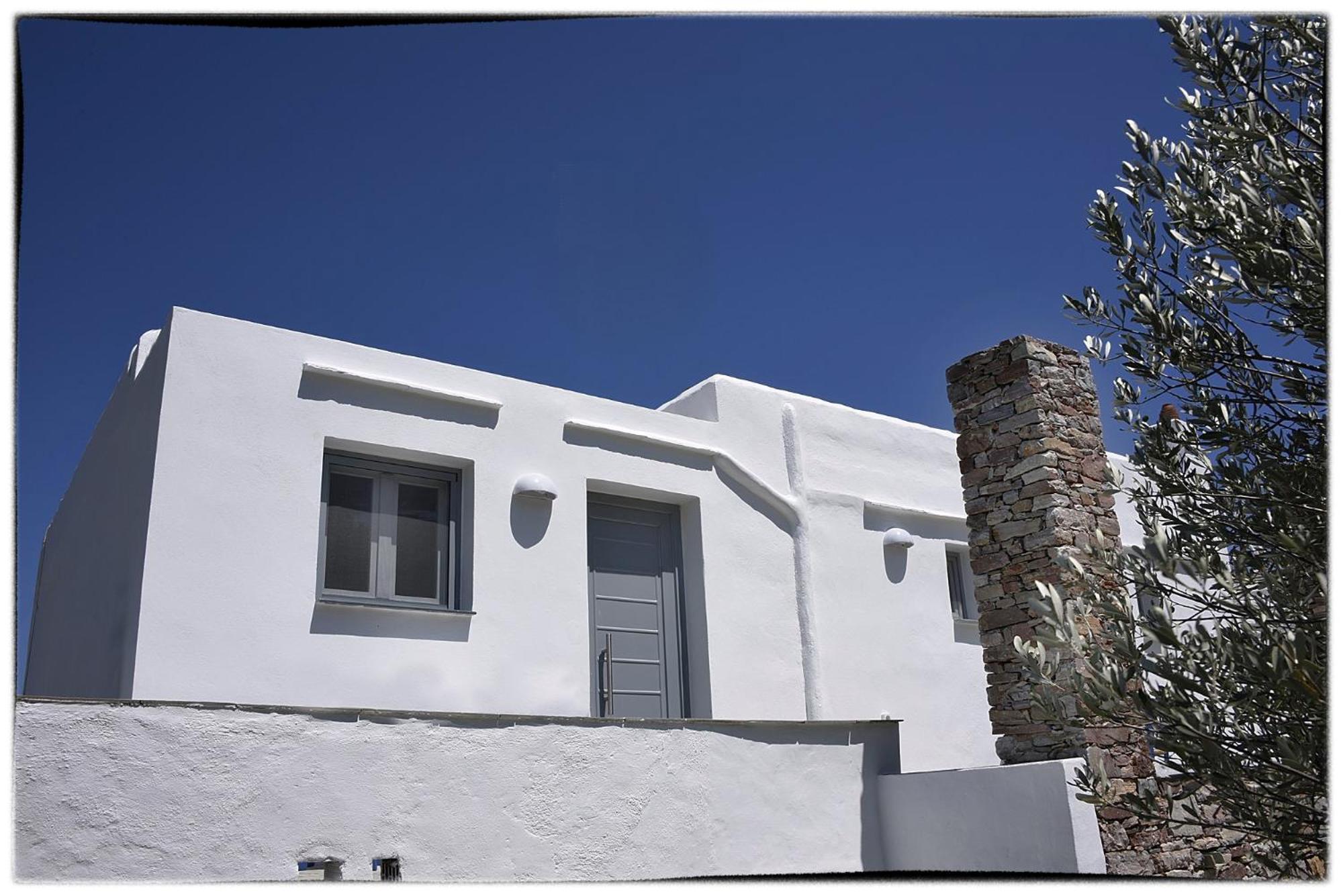 Theasis Sifnos Apartments