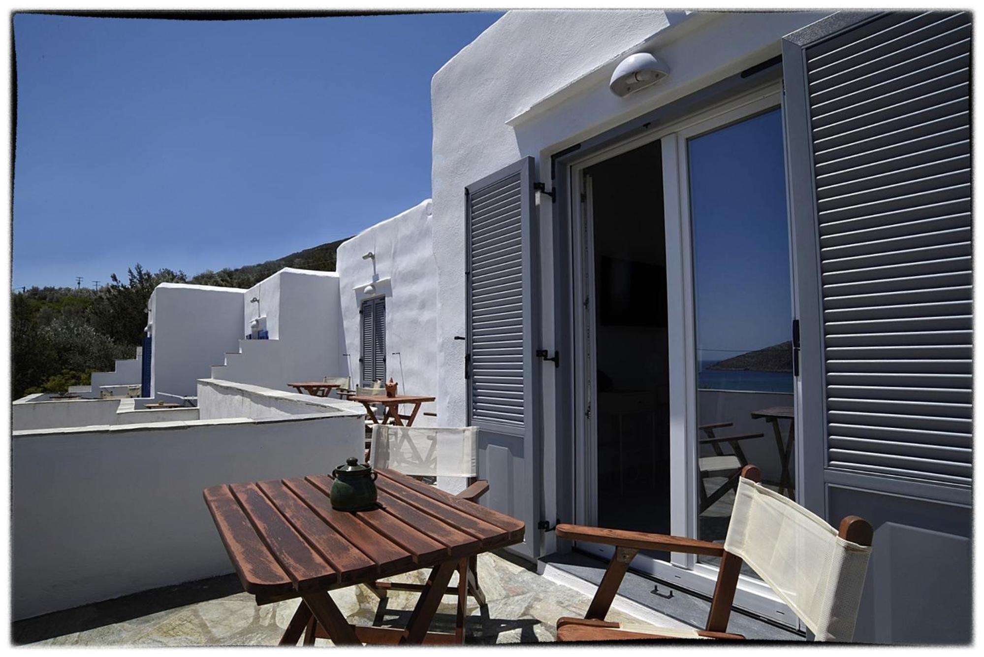 Theasis Sifnos Apartments