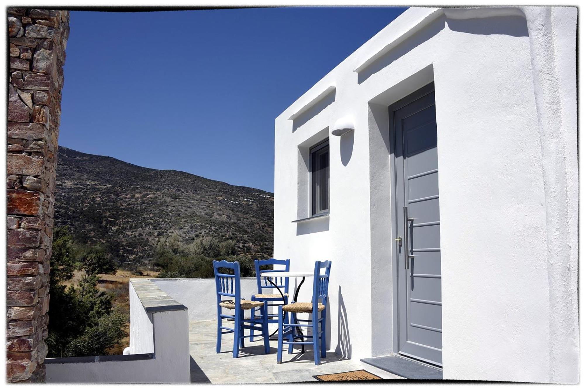 Theasis Sifnos Apartments