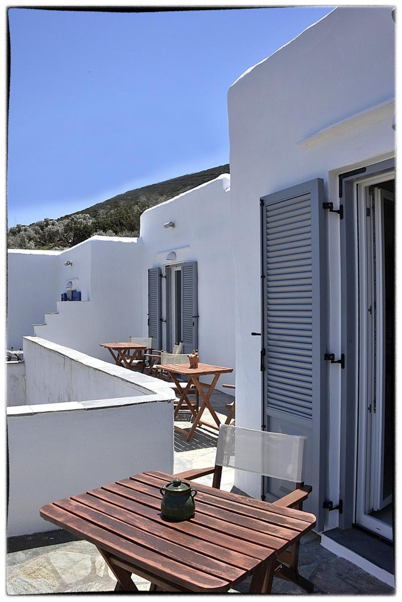 Theasis Sifnos Apartments