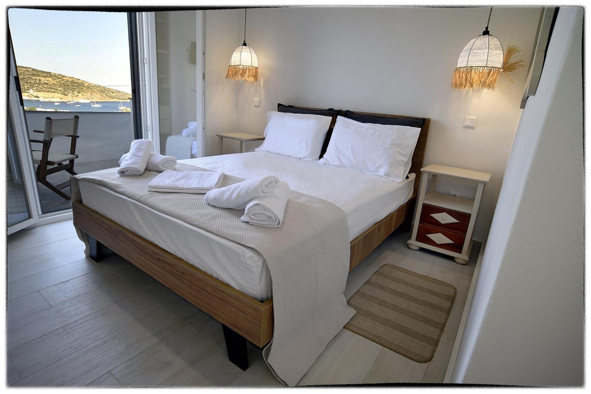Theasis Sifnos Apartments