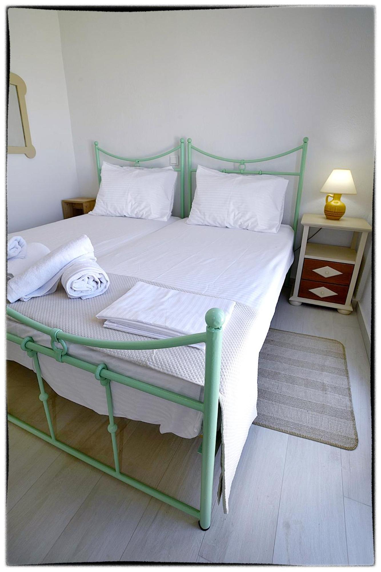 Theasis Sifnos Apartments