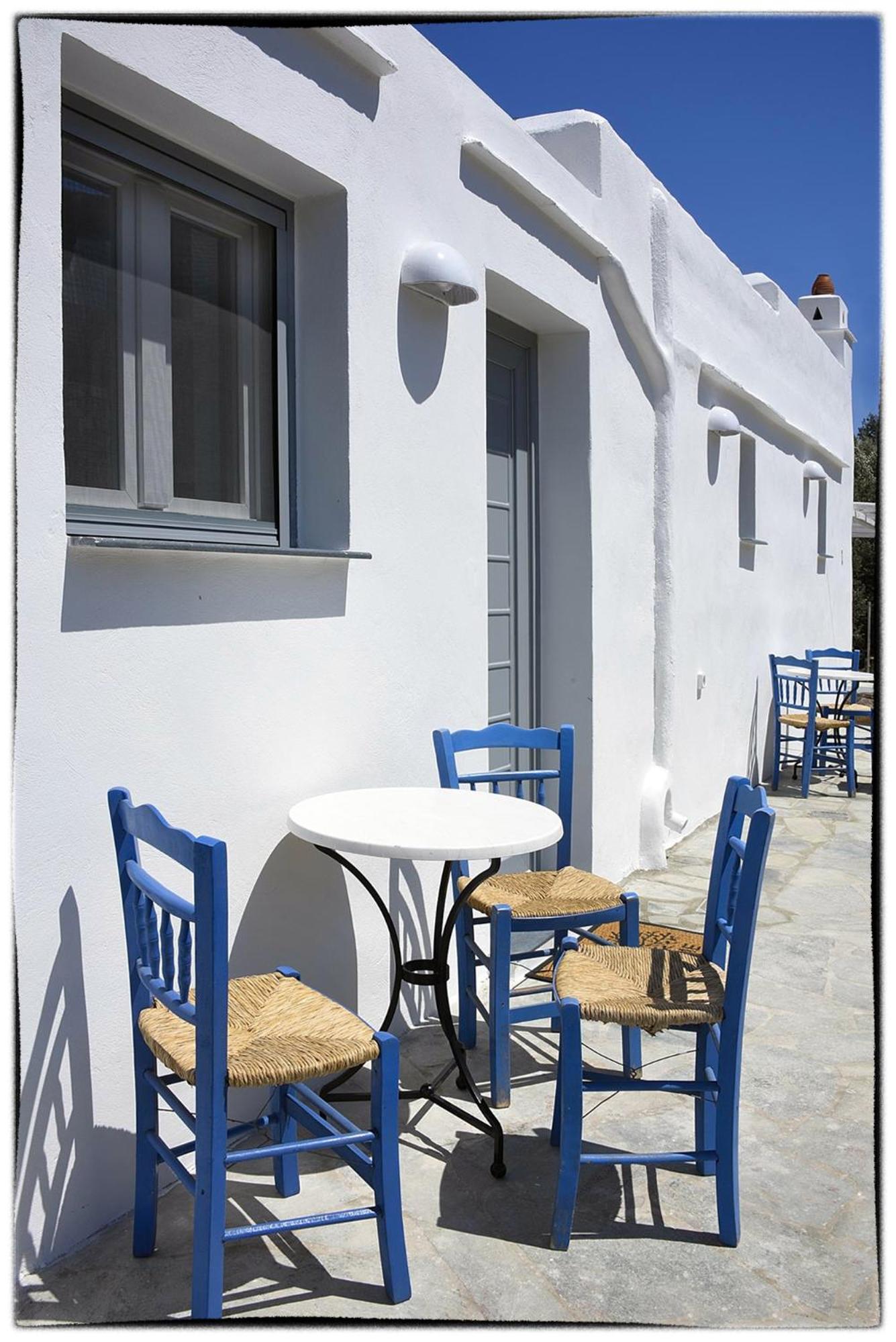 Theasis Sifnos Apartments
