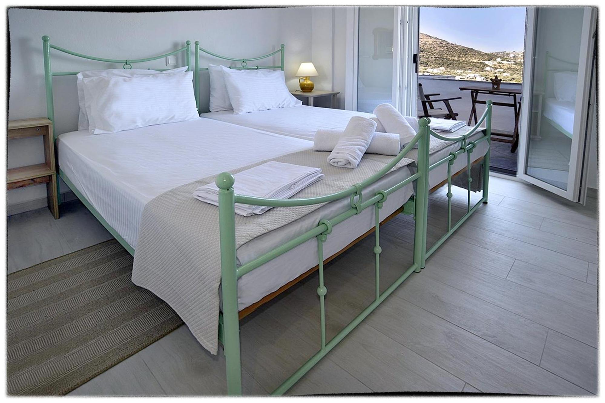 Theasis Sifnos Apartments