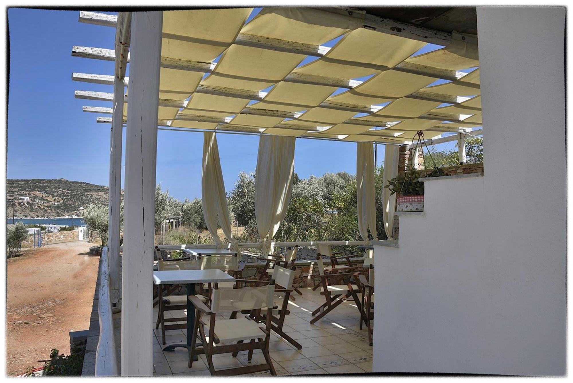 Theasis Sifnos Apartments