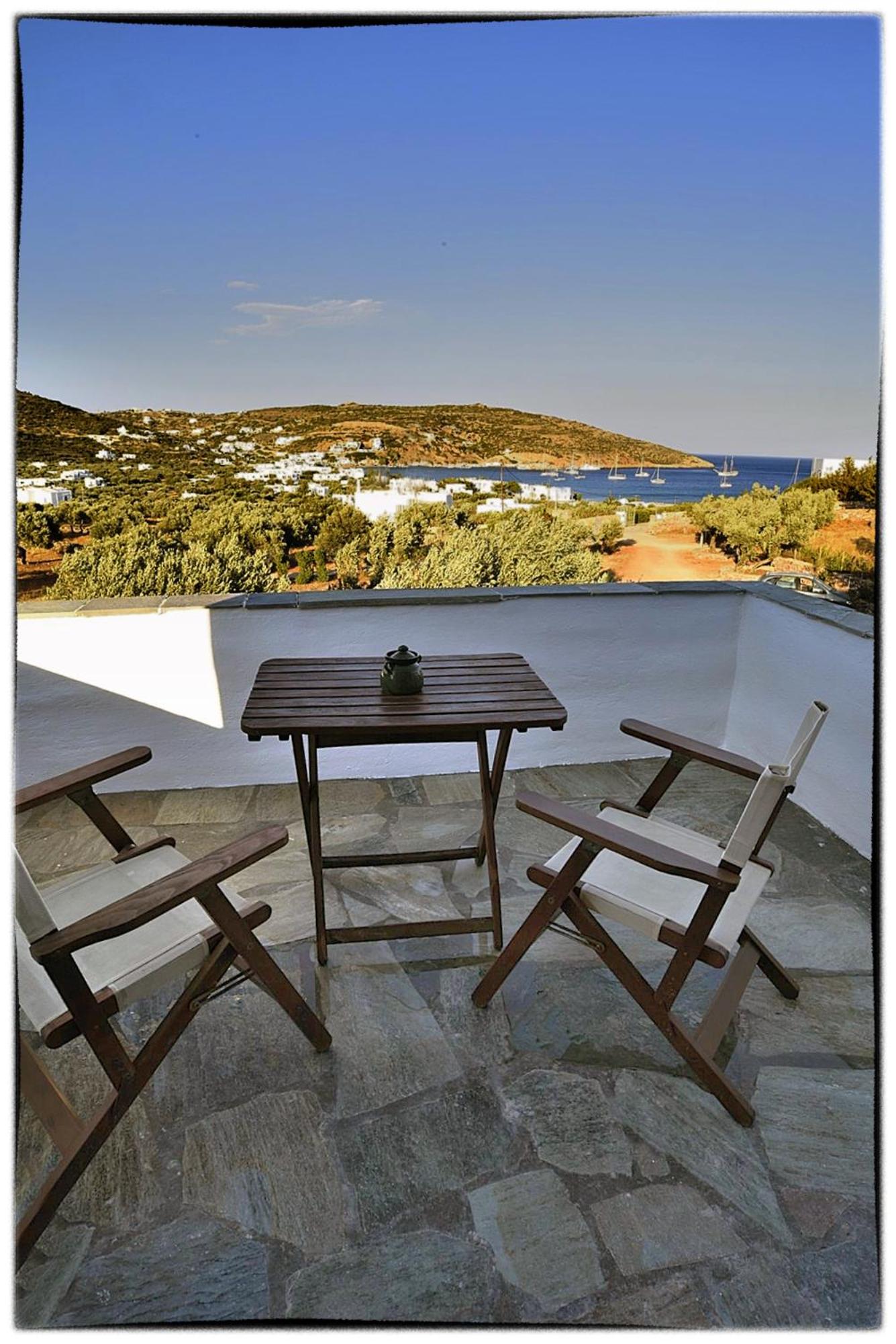 Theasis Sifnos Apartments