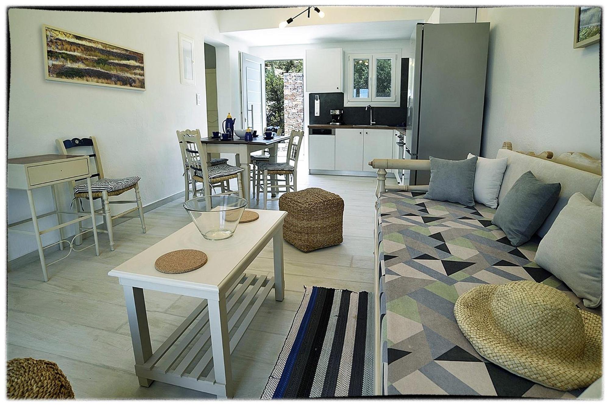 Theasis Sifnos Apartments